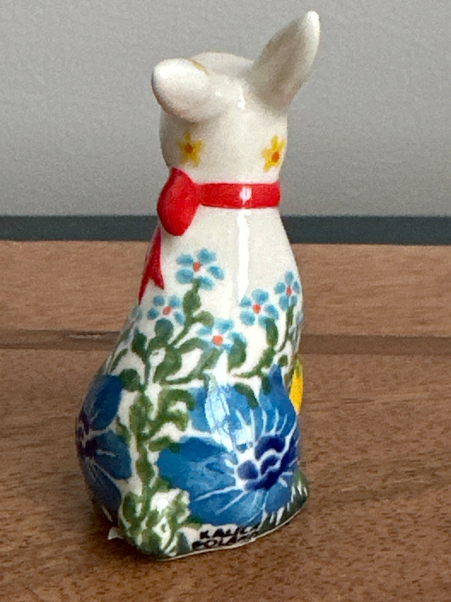 Kalich Polish Pottery, Art Level, Mini Bunny with Yellow Egg Figurine