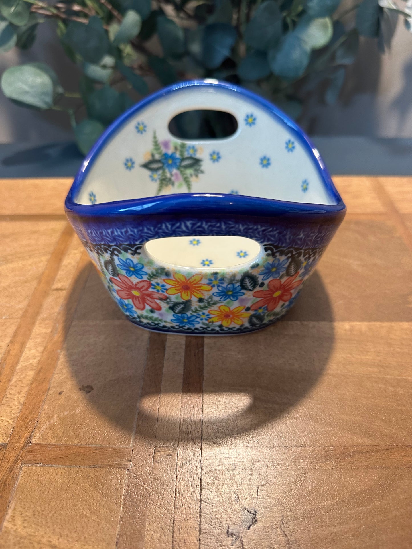 Kalich Polish Pottery, Unikat Art Level 2, Flirty Flowers, Small Basket