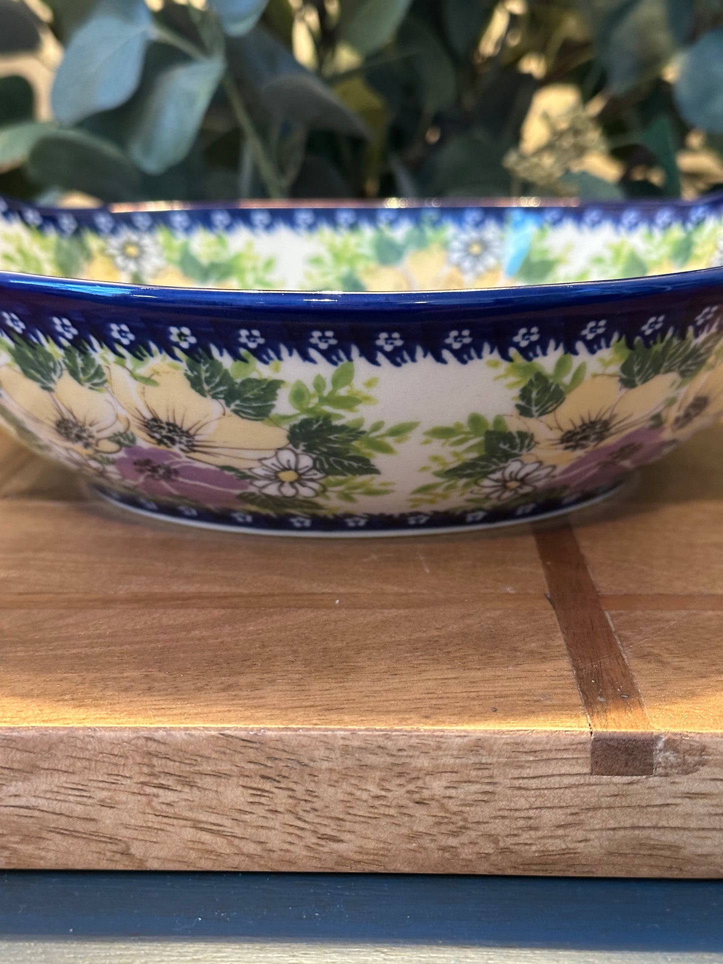 Kalich Polish Pottery, Signature Unikat, Art Level 2, Purple & Yellow Flower Round Baker/Bowl with Handles
