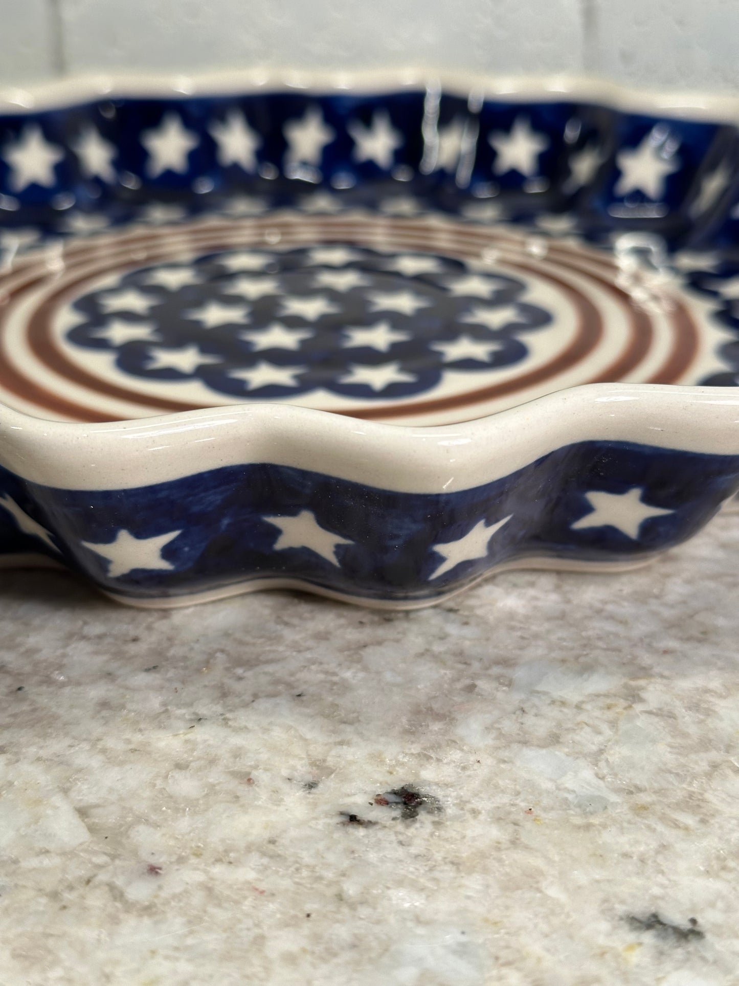 Zaklady Polish Pottery, Stars & Stripes Scalloped Pie Baker, Preowned