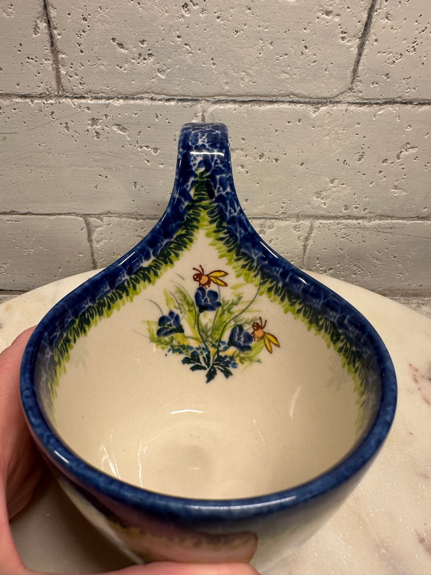 Kalich Polish Pottery, Art Level, Blue Flowers & Bees, Loop Mug/Bowl