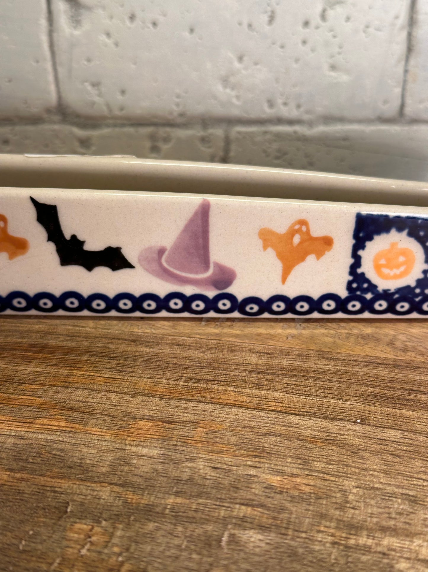 Manufaktura Polish Pottery, Halloween, Pumpkins, Witch Hats, Ghosts & Bats Olive Dish