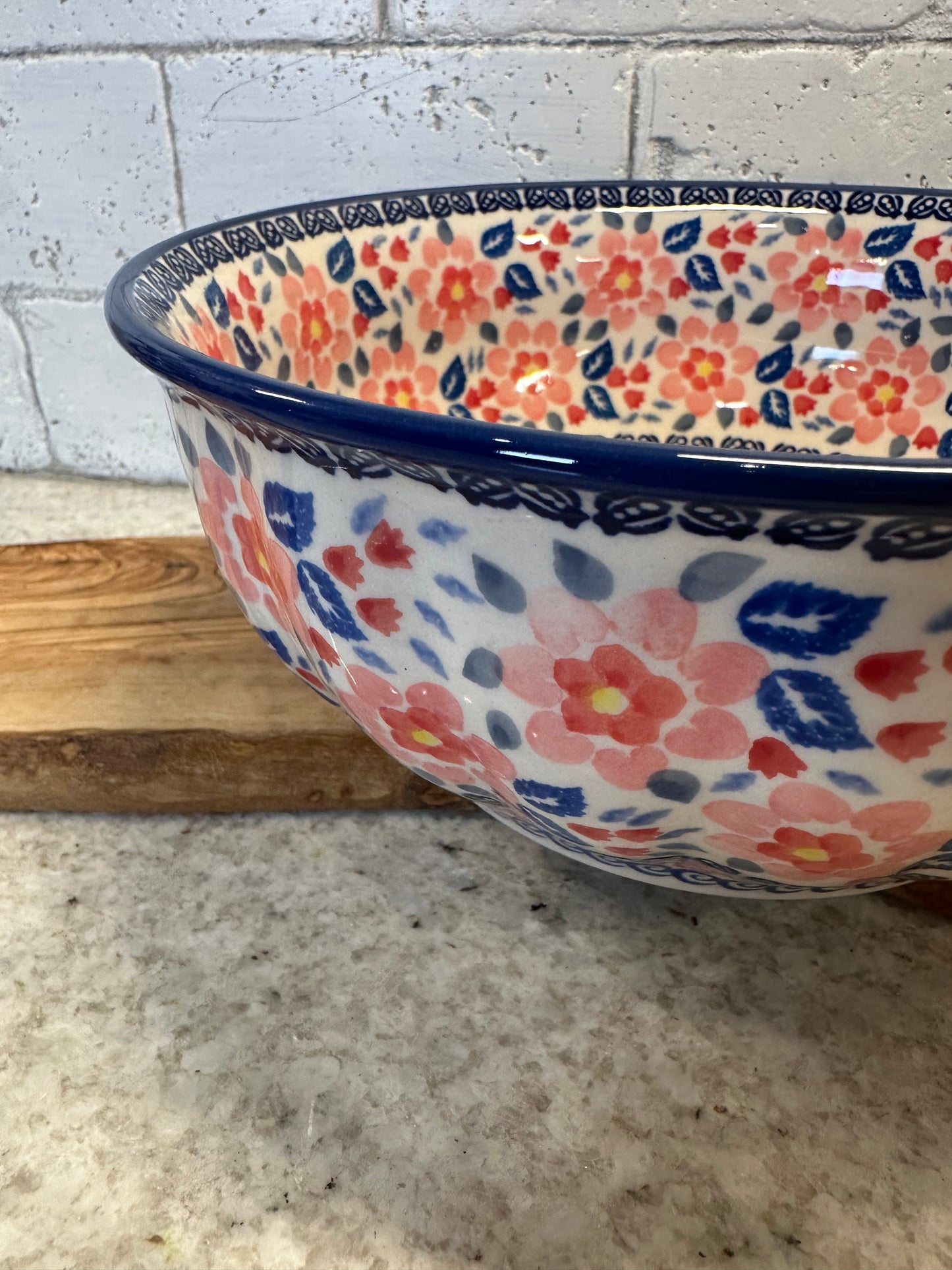 Manufaktura, Calico, Scalloped Serving Bowl