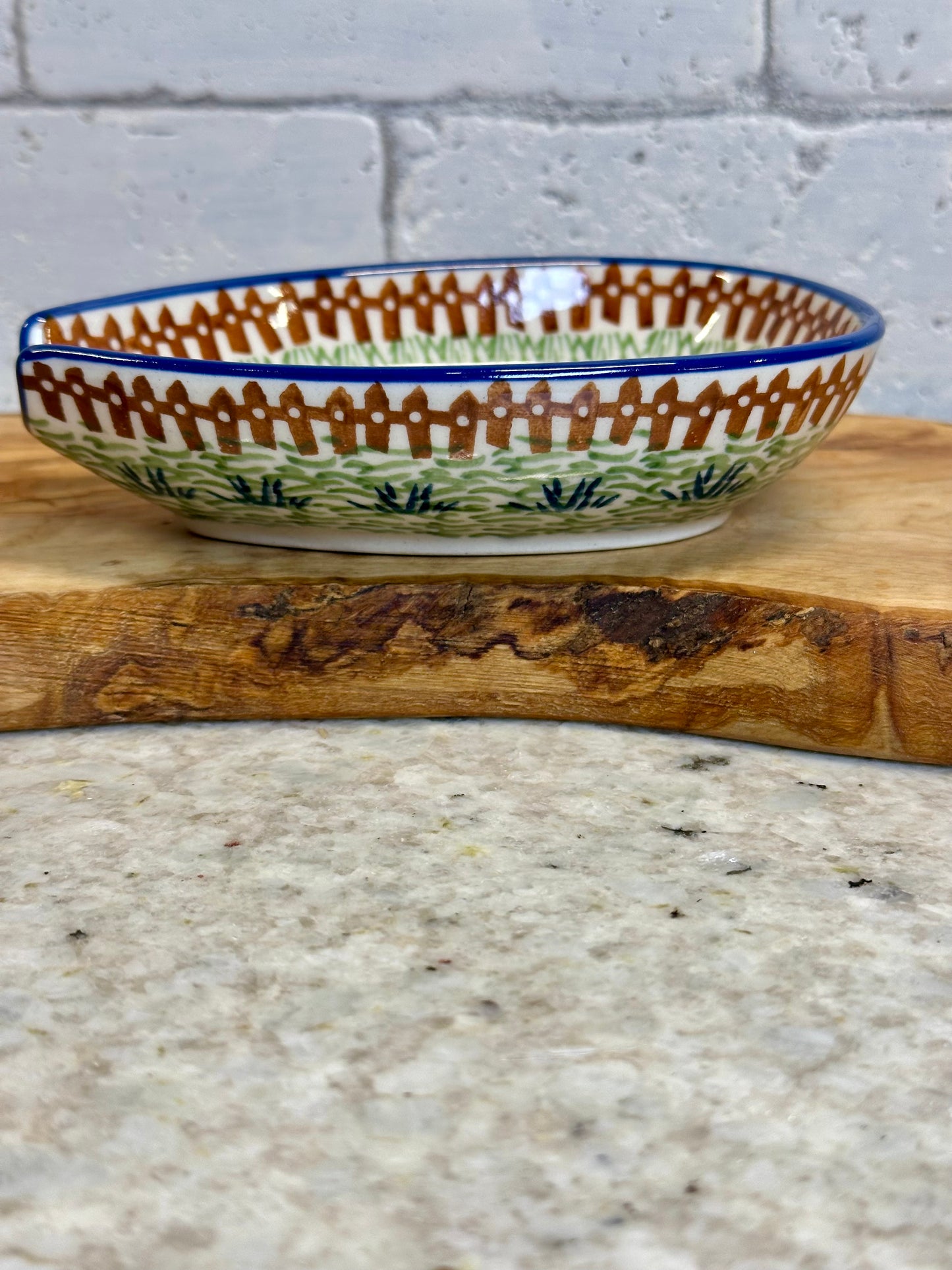 Manufaktura, Horsin' Around, Spoon Rest