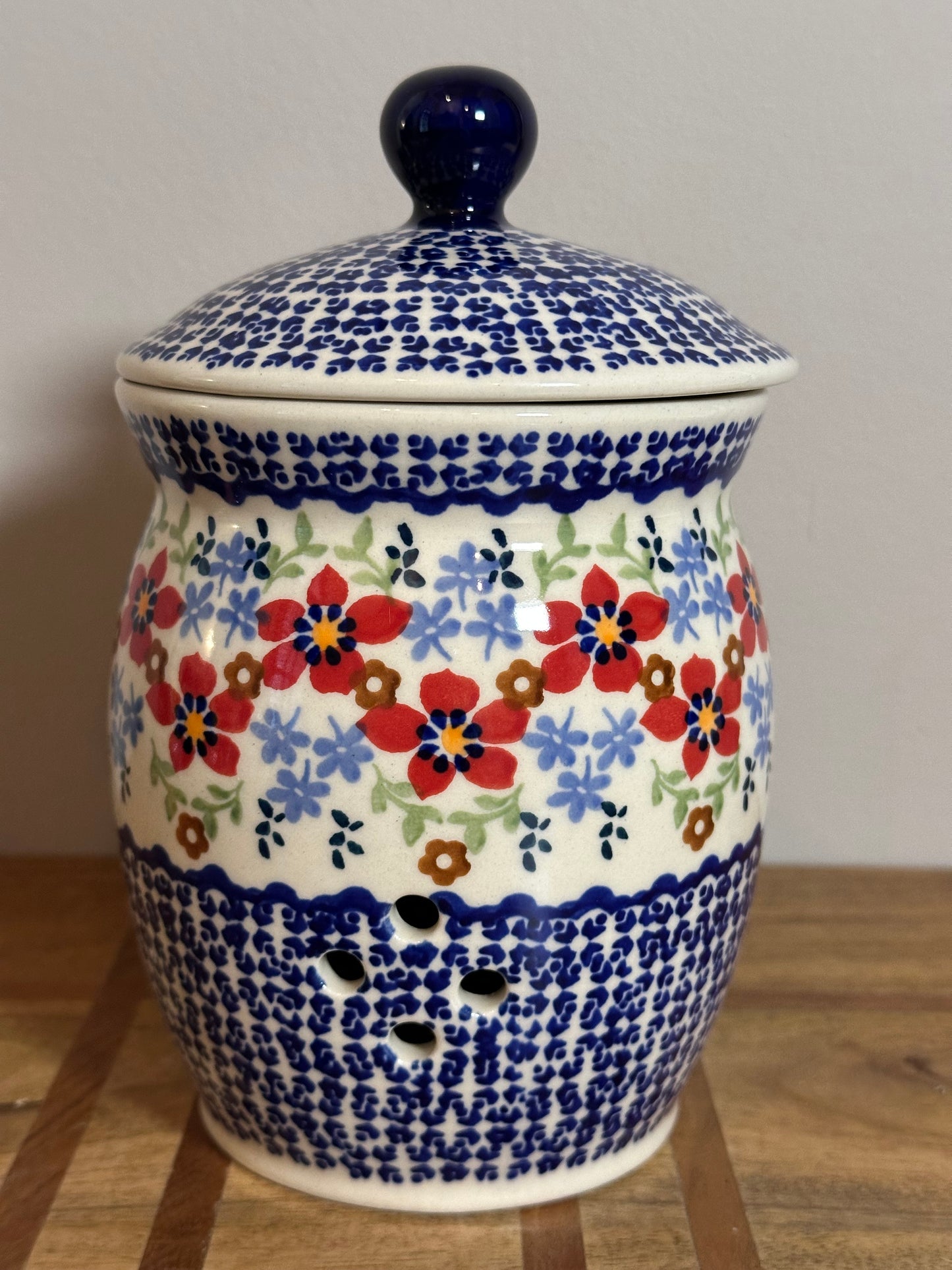 Manufaktura Red Poppy Garlic Keeper