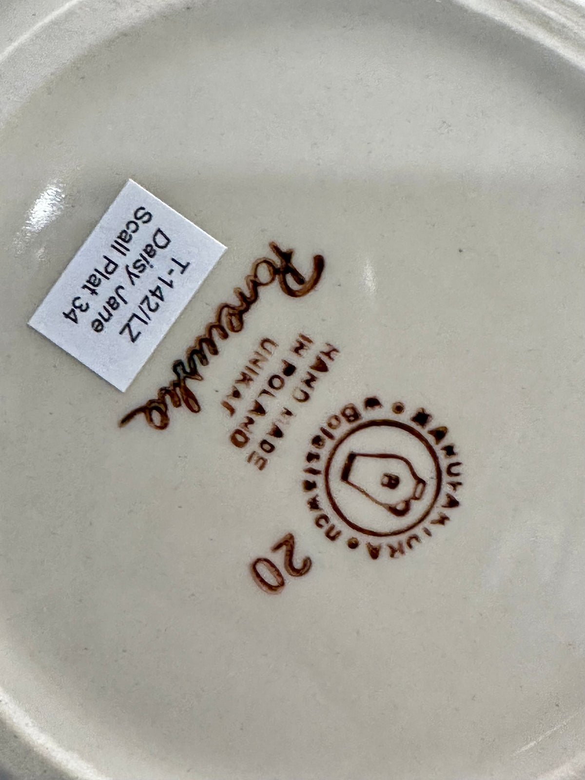Manufaktura, Daisy Jane, Scalloped Platter. 13.5"
