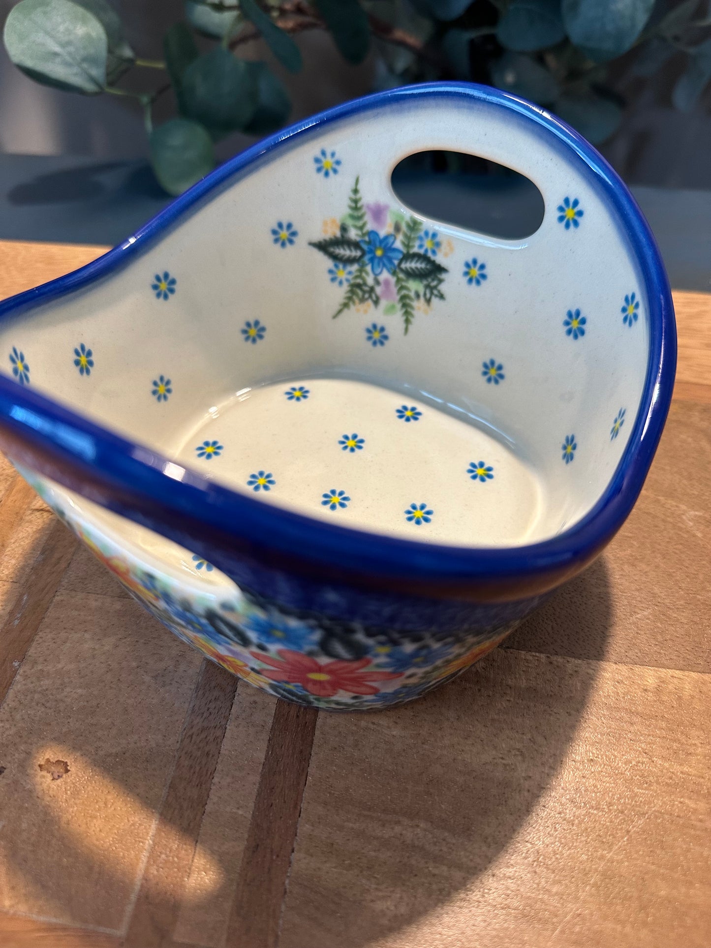 Kalich Polish Pottery, Unikat Art Level 2, Flirty Flowers, Small Basket