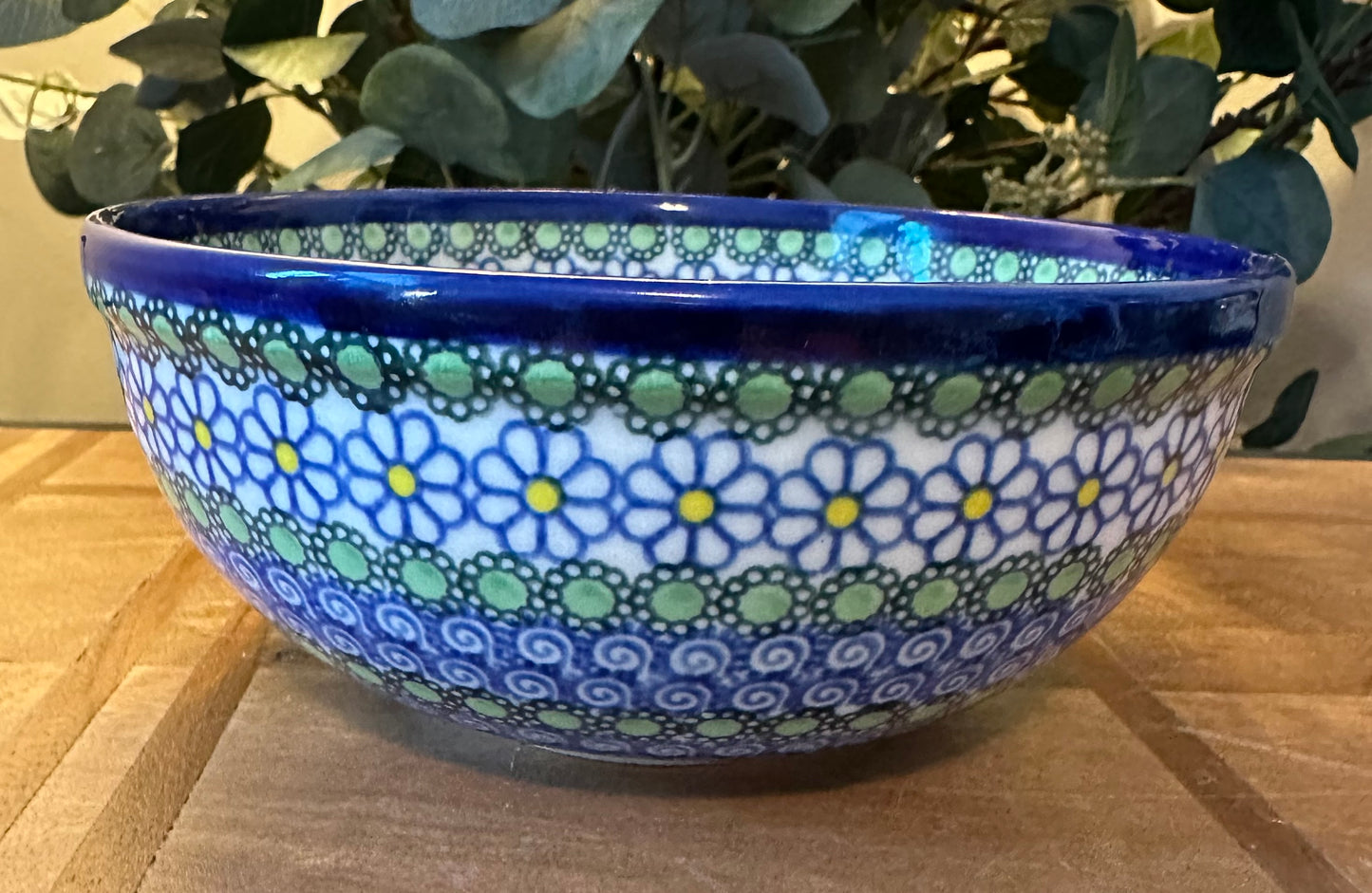 Kalich Polish Pottery, Art Level, Blue, Green Daisy, Serving Bowl 7"