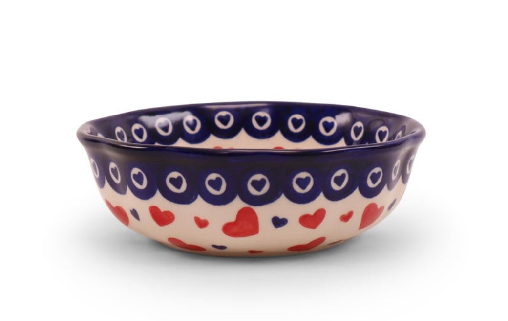 Millena Polish Pottery, Pattern: 0201 Hearts, Waved Bowl