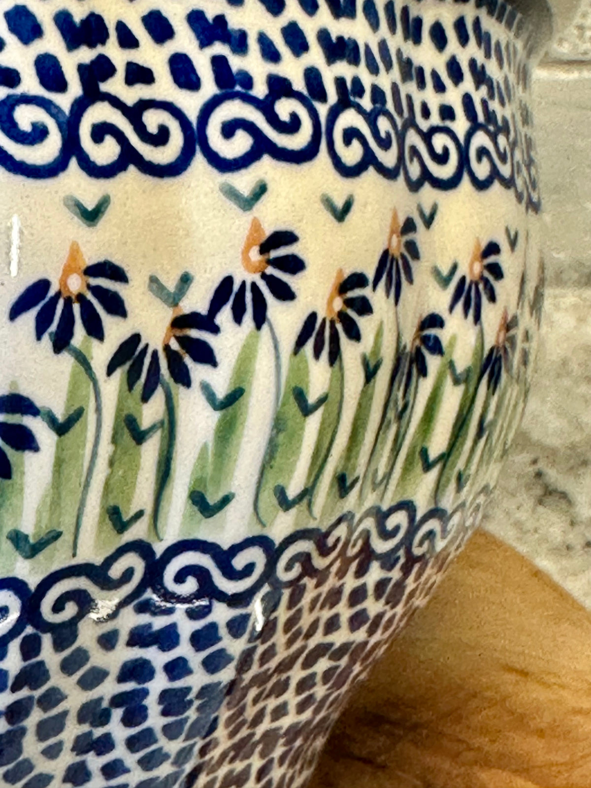 Manufaktura, Addie Jo, F30 Large Scalloped Bowl. 11.8"