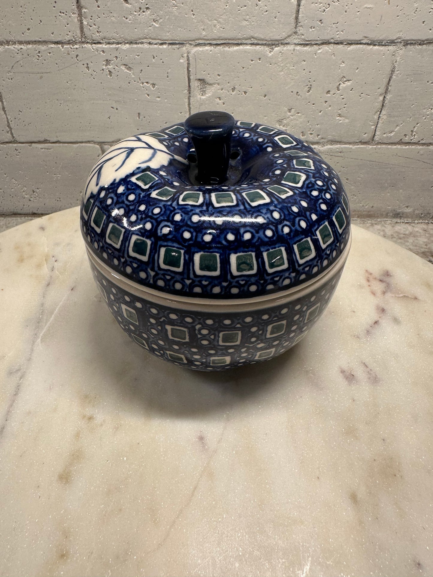 Ceramika Artystyczna Polish Pottery, Preowned Apple Baker/Garlic Keeper