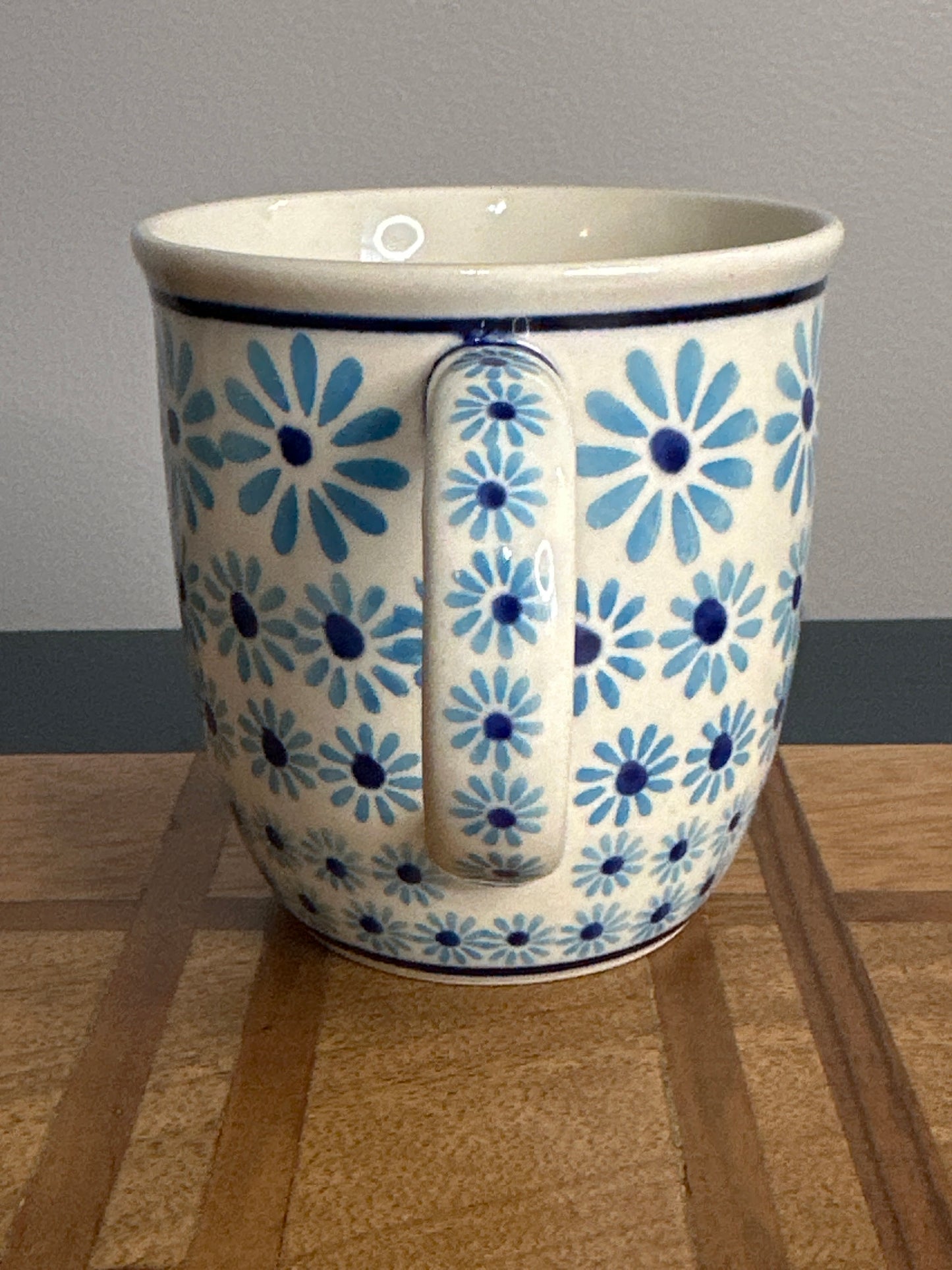 Zaklady Polish Pottery, Blue Daisy Delight, 12 oz. Mug