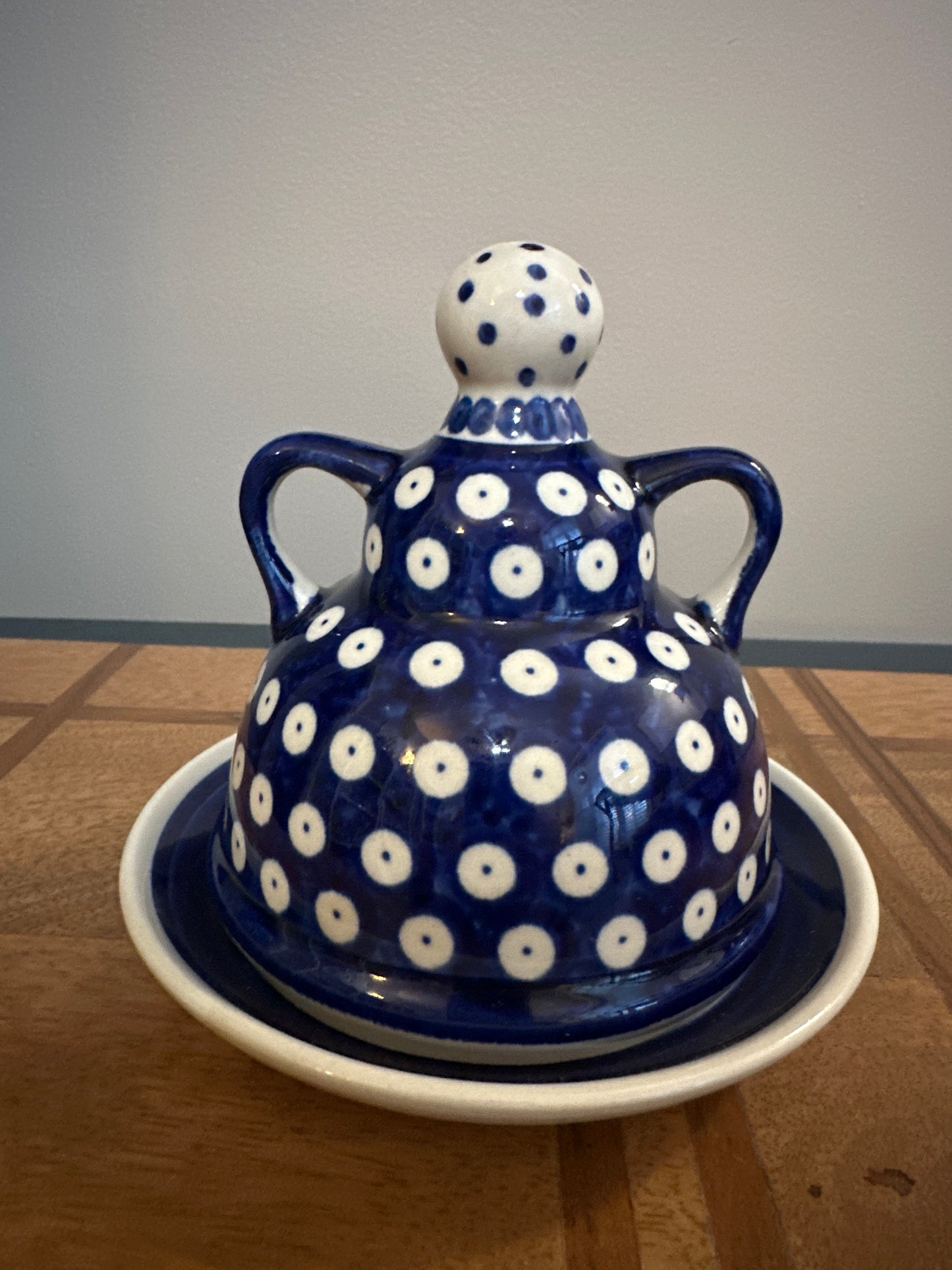 Zaklady Polish Pottery, Traditional Pattern, Owls Eye Medium Cheese Lady