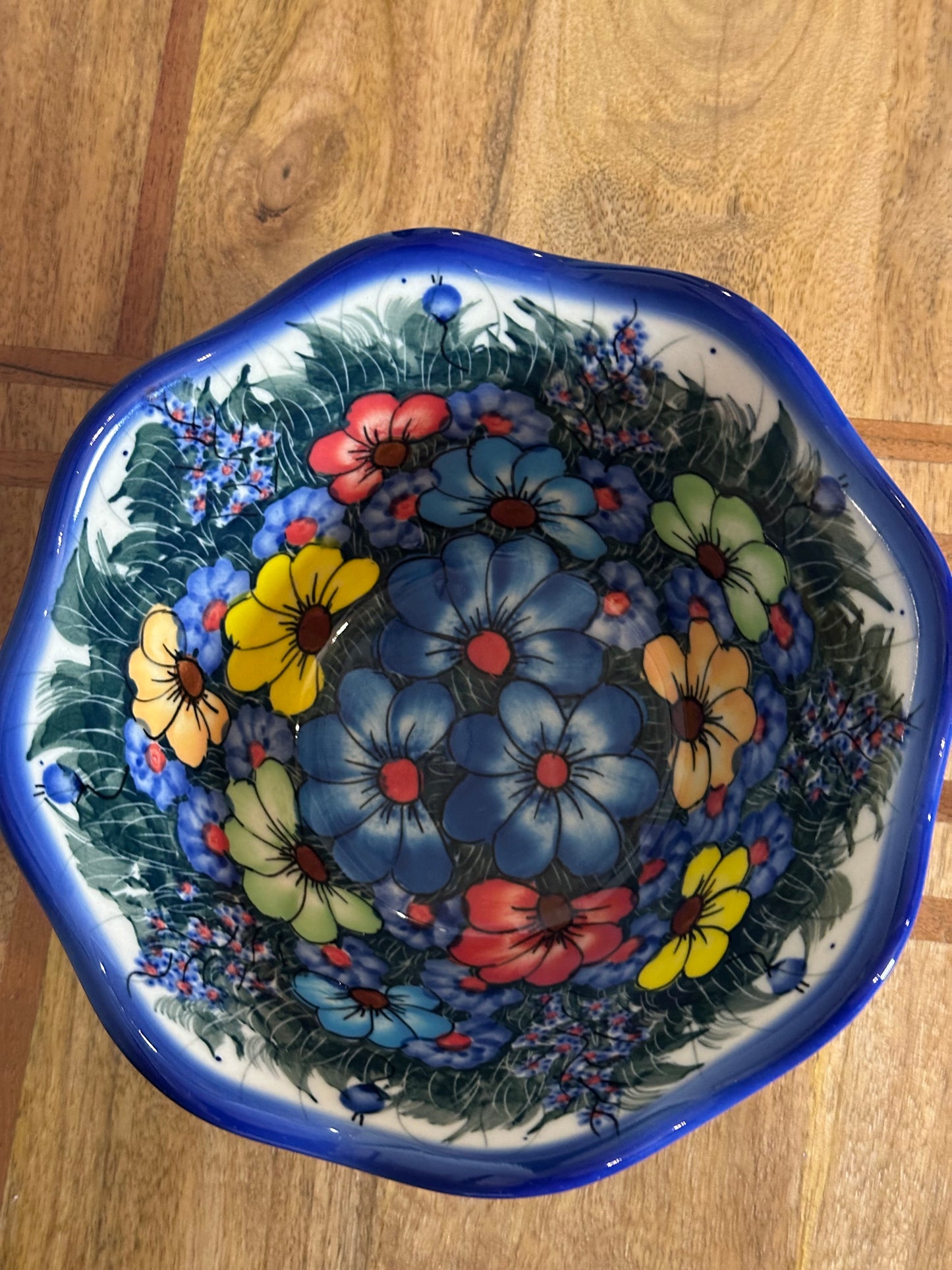 Kalich, Art Level 2, Ruffled Multicolor Flower, Medium Viki Bowl