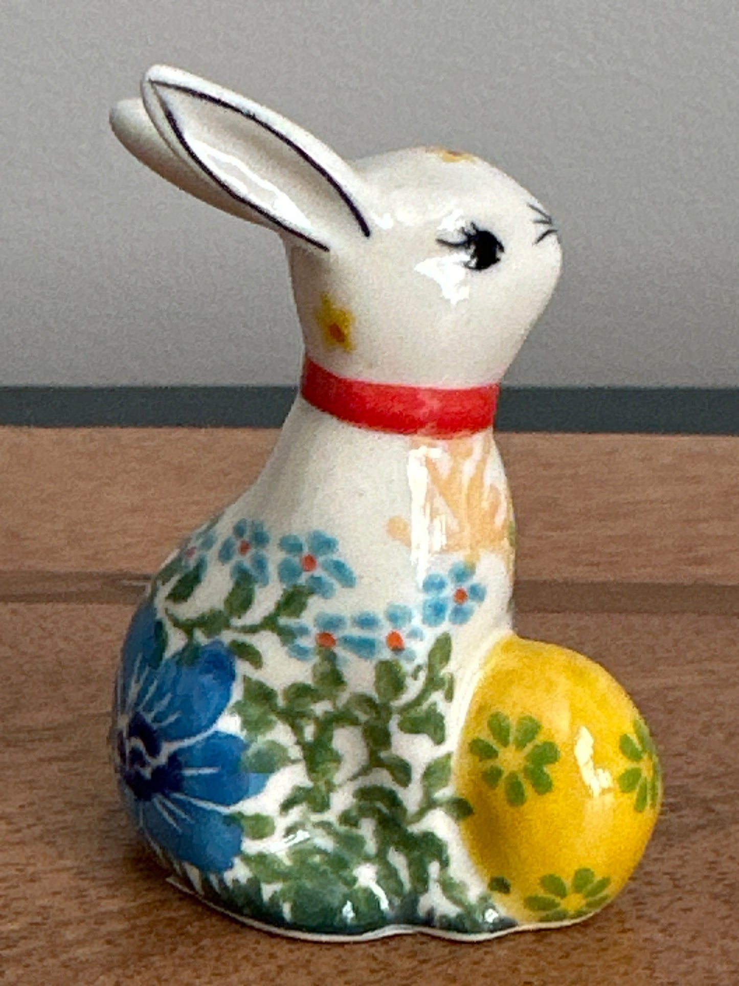Kalich Polish Pottery, Art Level, Mini Bunny with Yellow Egg Figurine