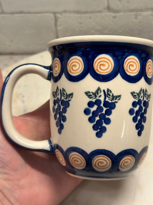 Wiza Polish Pottery, Purple Grapes, Straight  Mug