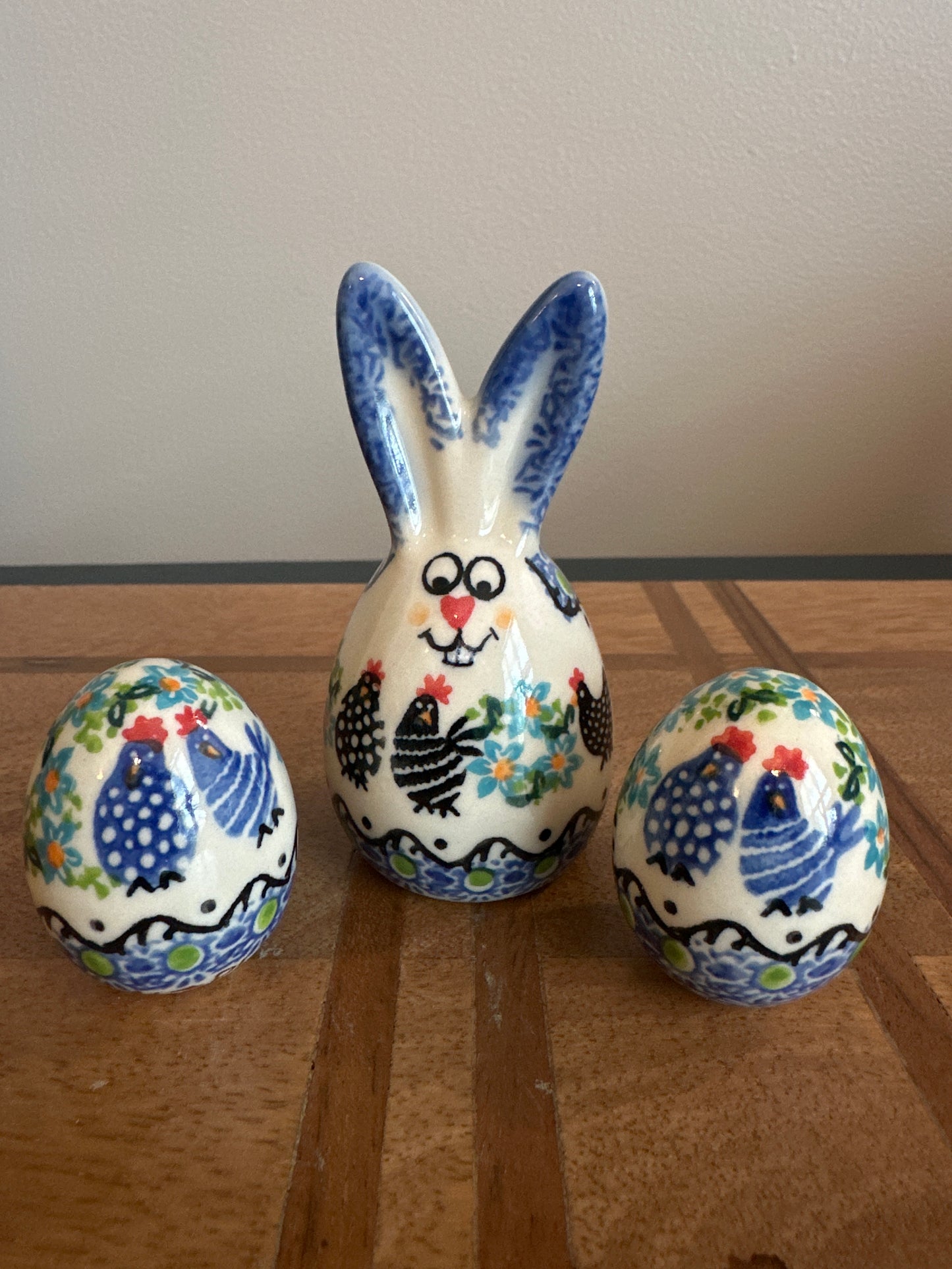 Galia Polish Pottery Black Chickens Bunny, Blue Chickens Eggs Set