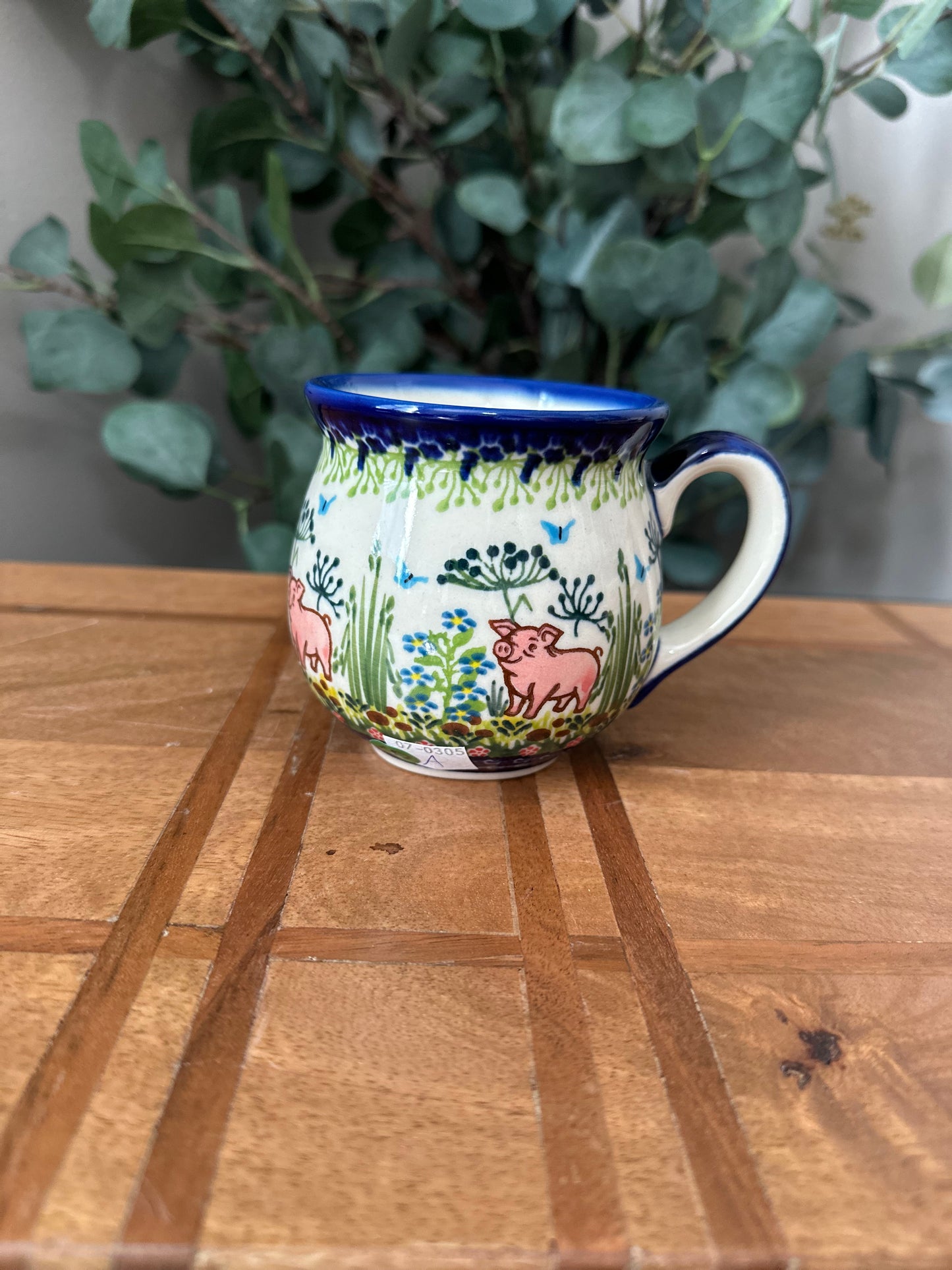 Kalich Polish Pottery, Unikat Art Level, Fluttering with Succulent Strawberries, 16 oz Bubble Mug