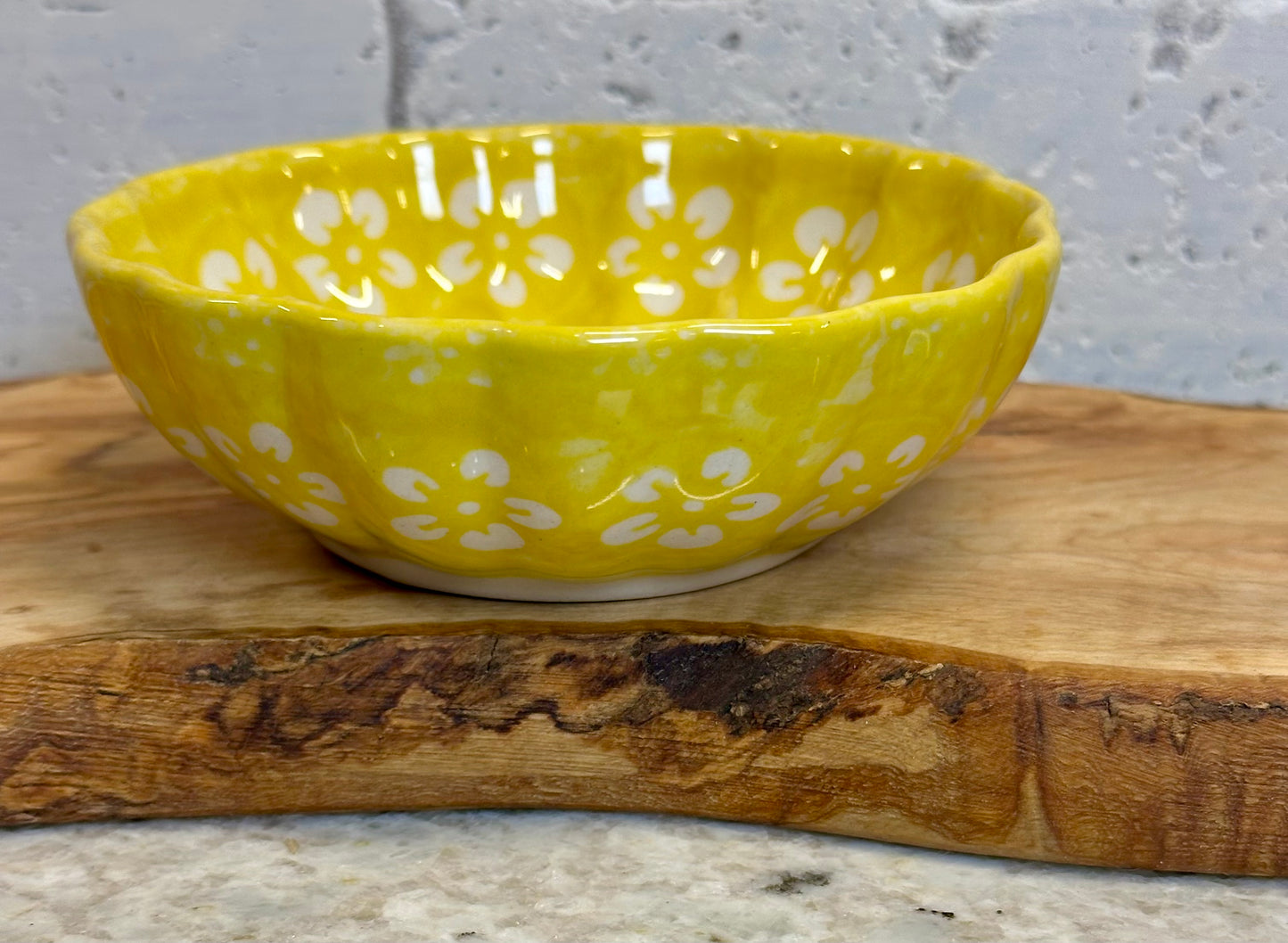 Manufaktura, Yellow Blossom, Scalloped Bowl
