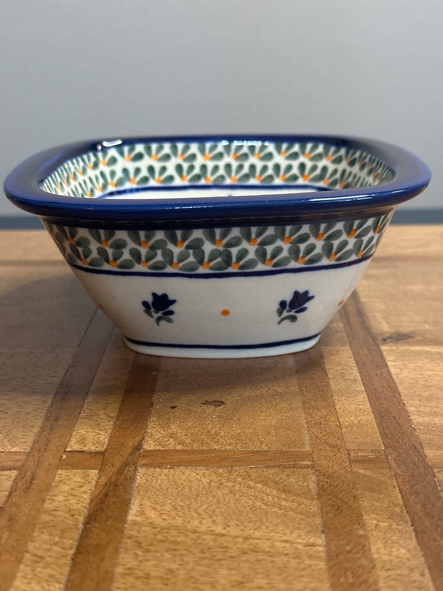 Zaklady Polish Pottery, Violet Tulips, 5" Square Bowl