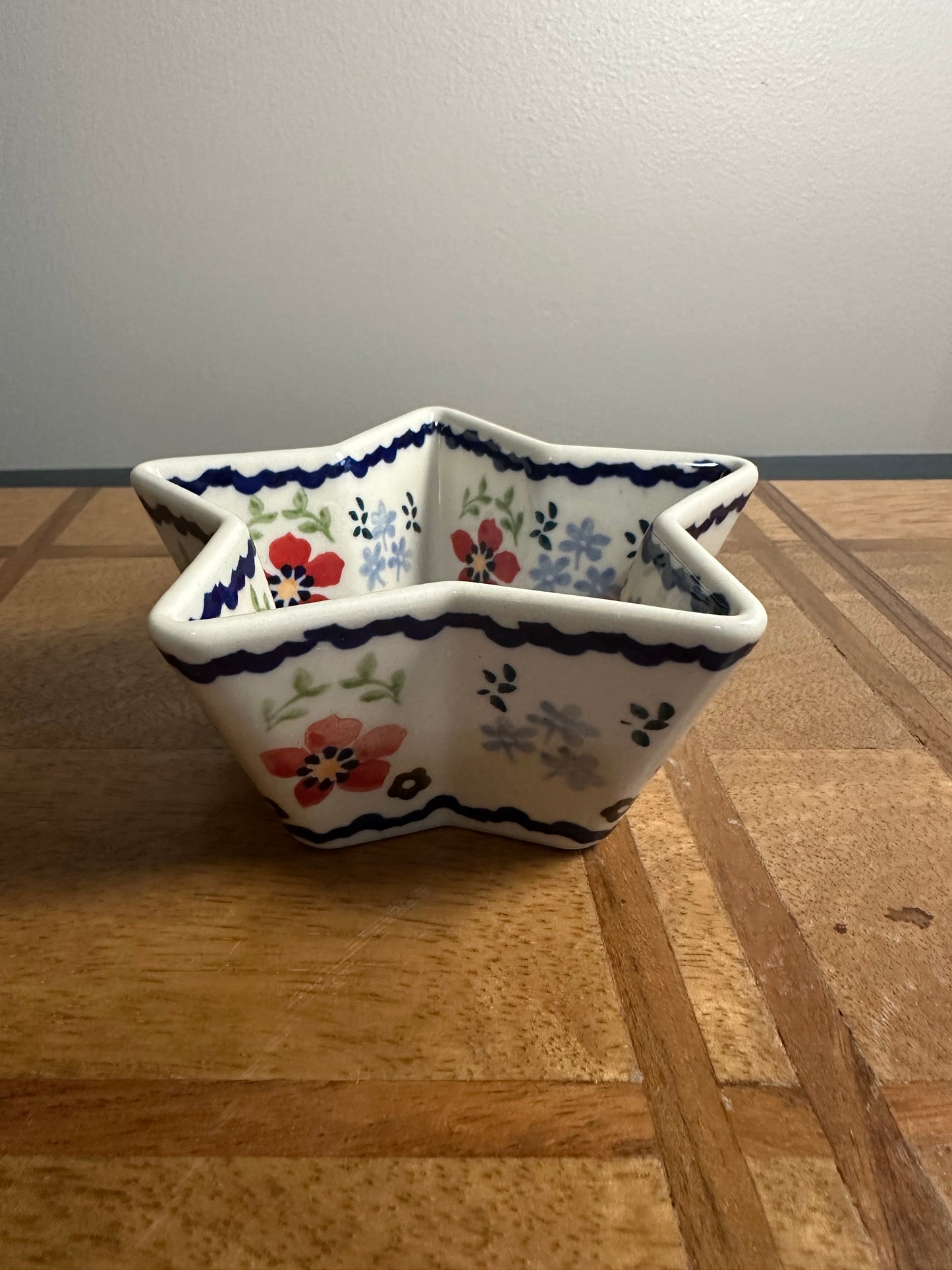 Manufaktura Polish Pottery Garden Star Bowl