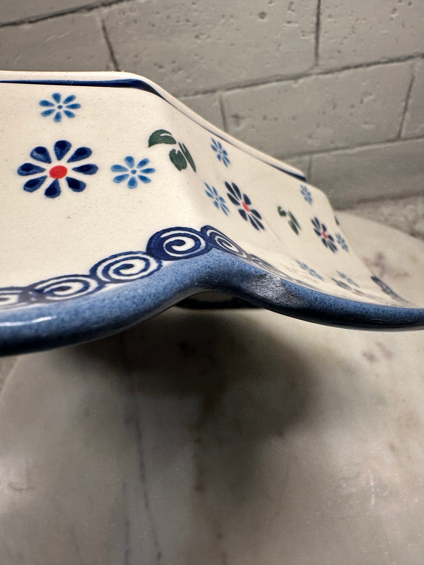 Wiza Polish Pottery, Scalloped 13" Baker/Serving Bowl, Preowned