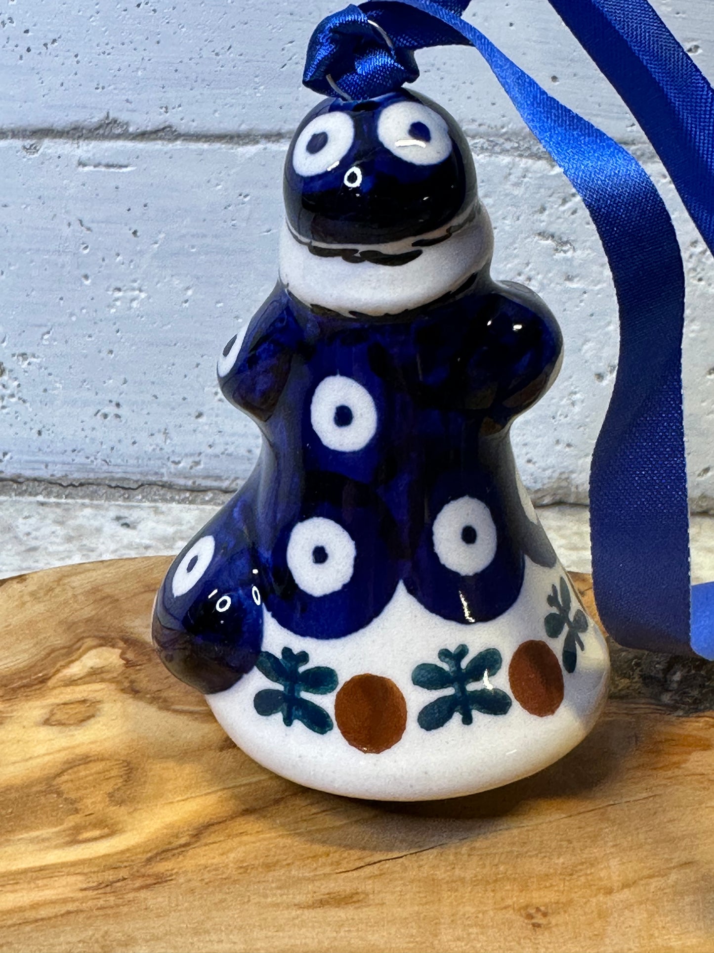 Manufaktura Polish Pottery, Mosquito Santa Claus Ornament 4"