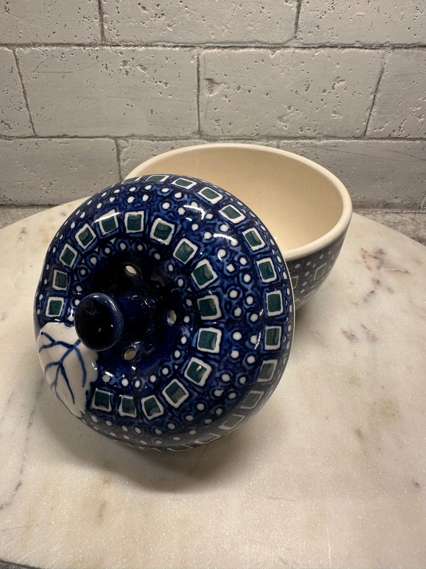 Ceramika Artystyczna Polish Pottery, Preowned Apple Baker/Garlic Keeper