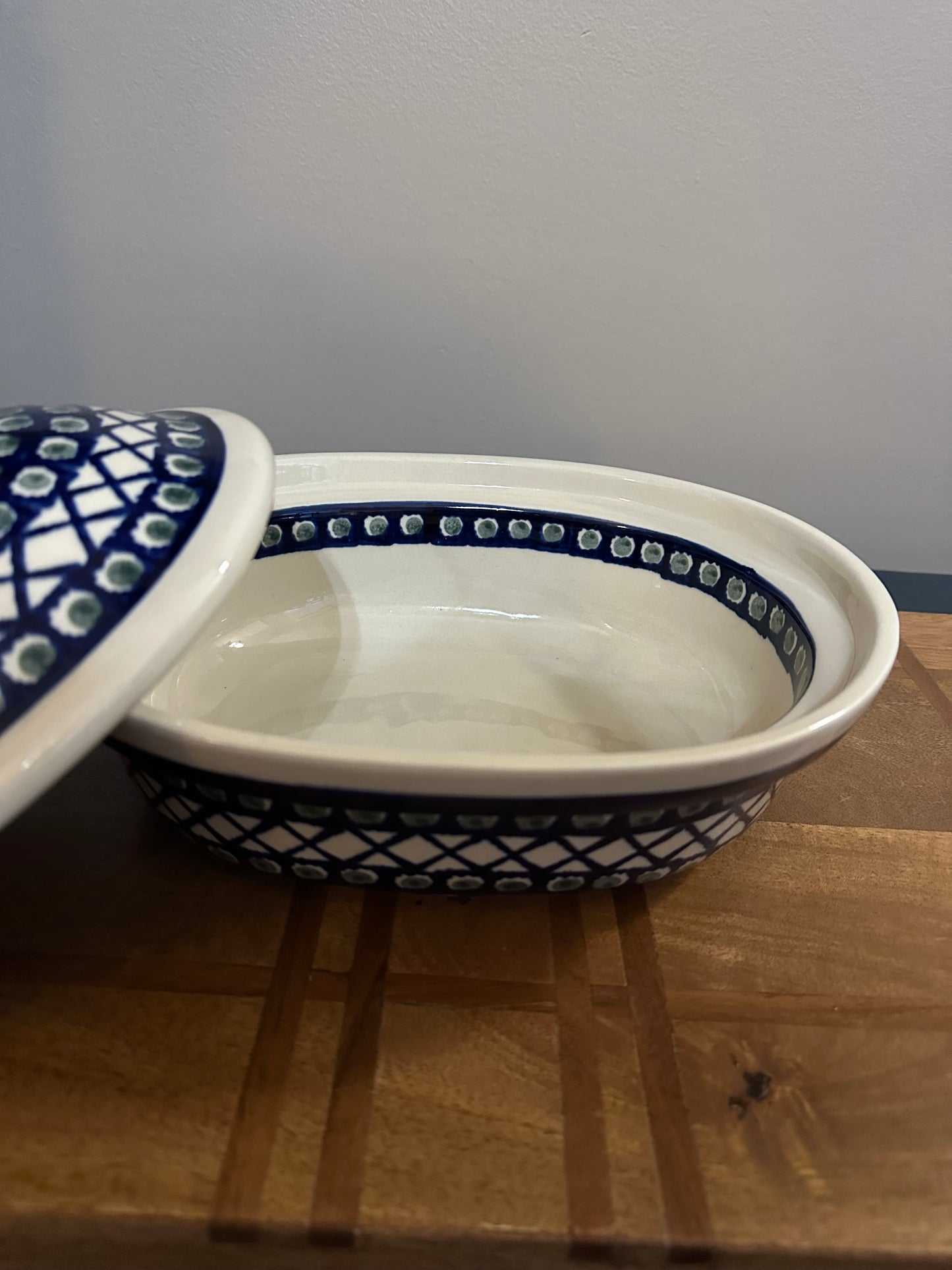 Zaklady Polish Pottery Traditional, X Pattern Oval Covered Baker