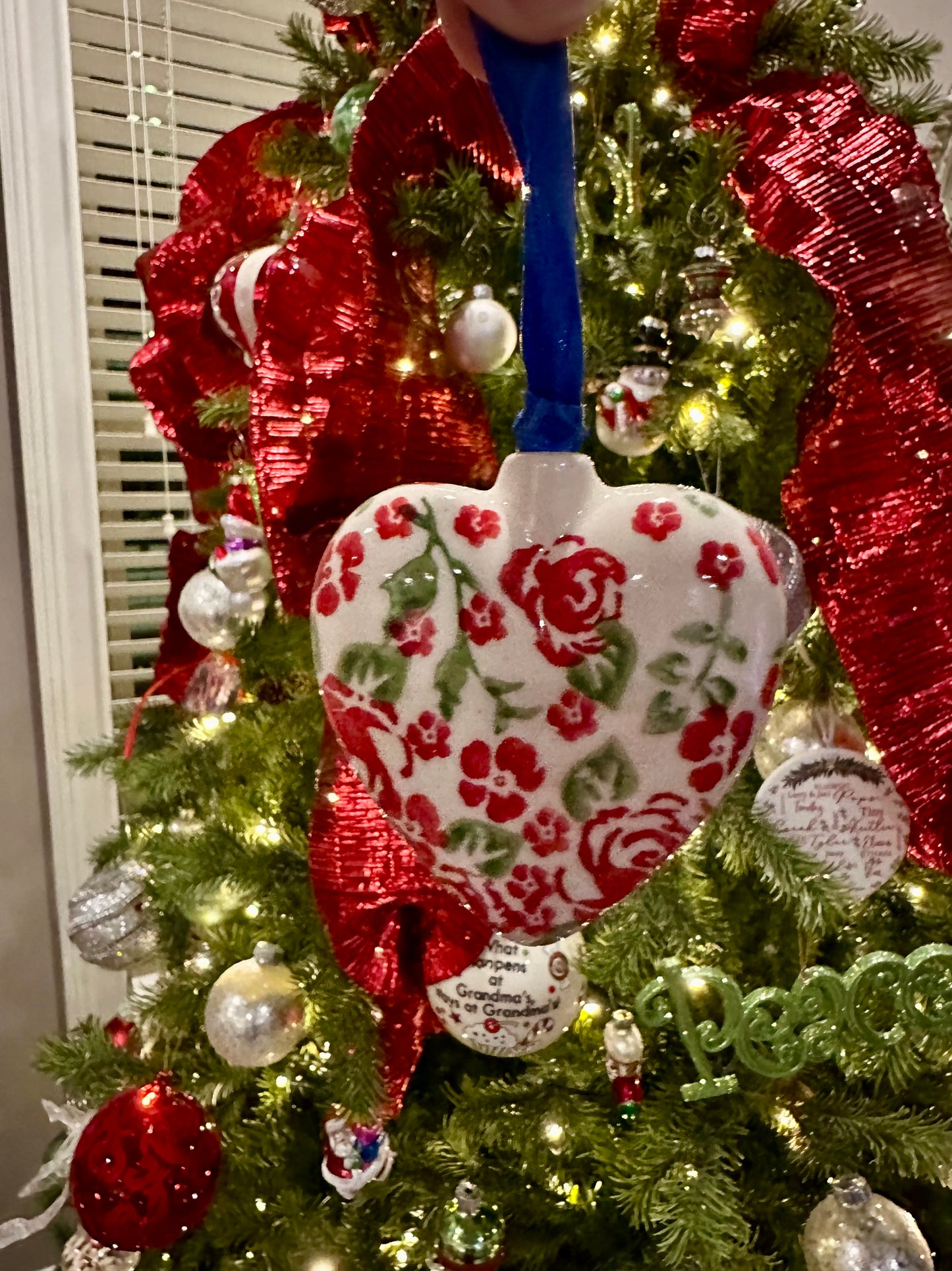 Manufaktura Rosetta Heart Ornament