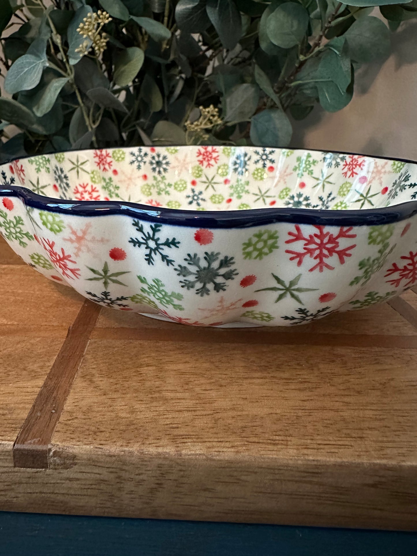 Ceramika Artystyczna Polish Pottery, Unikat 5038, Holly Jolly, 9" Fluted Bowl
