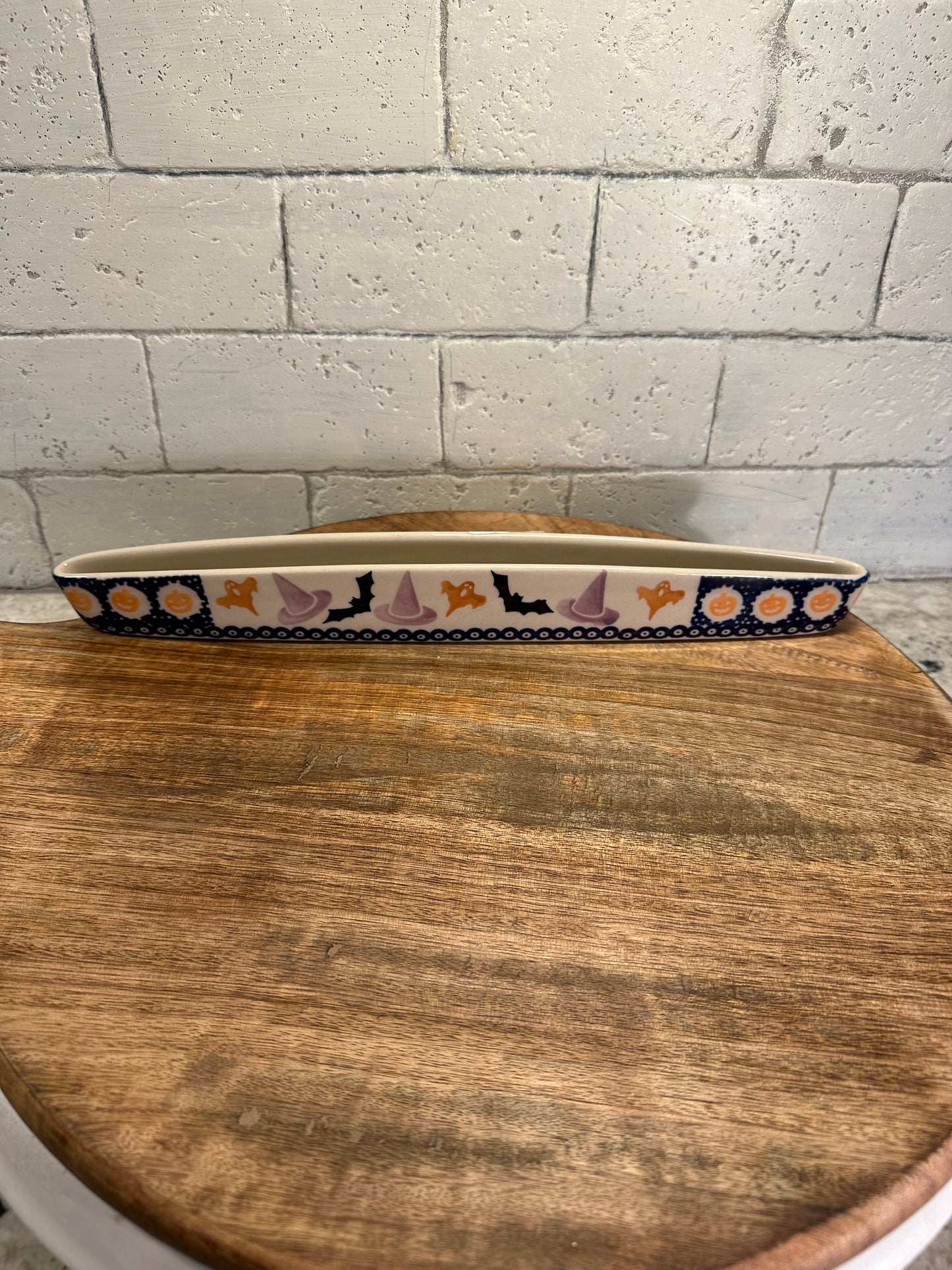 Manufaktura Polish Pottery, Halloween, Pumpkins, Witch Hats, Ghosts & Bats Olive Dish