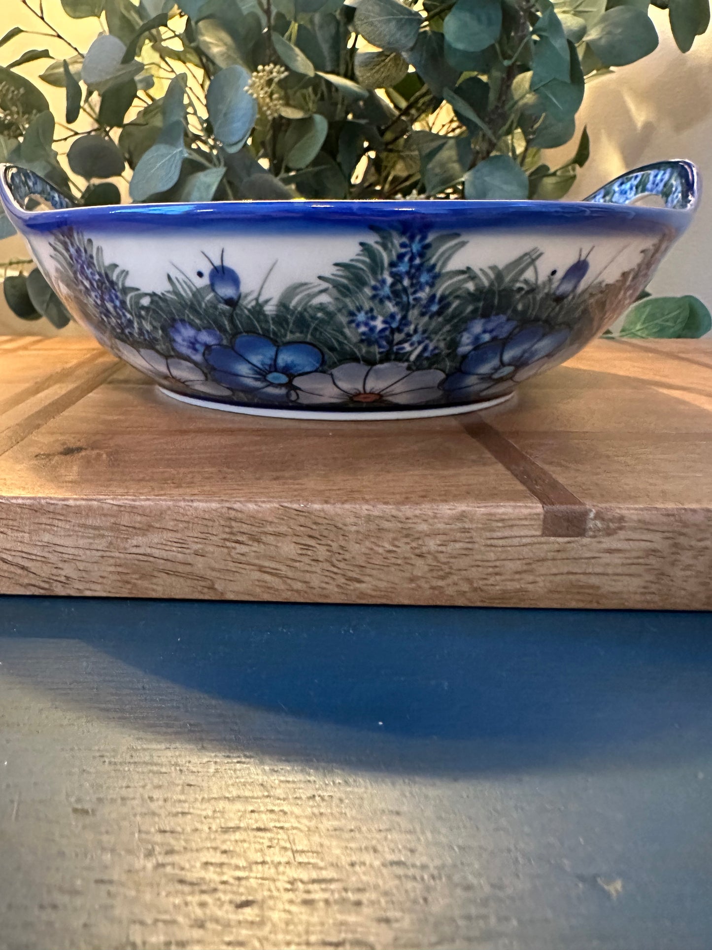Kalich Polish Pottery, Unikat Art Level 2, Blue Floral Round Baker/Bowl