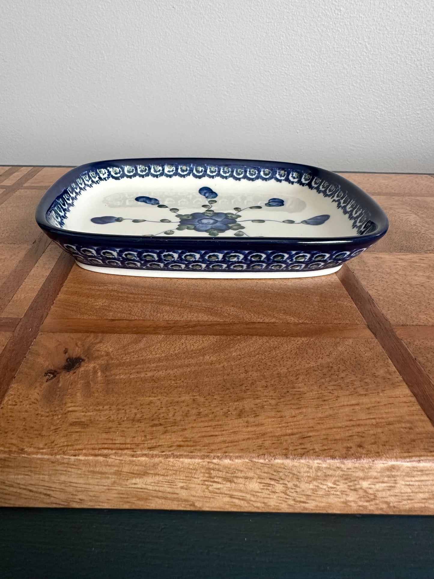 Preowned- Zaklady 7" x 5.75" Traditional Blue Floral Tray