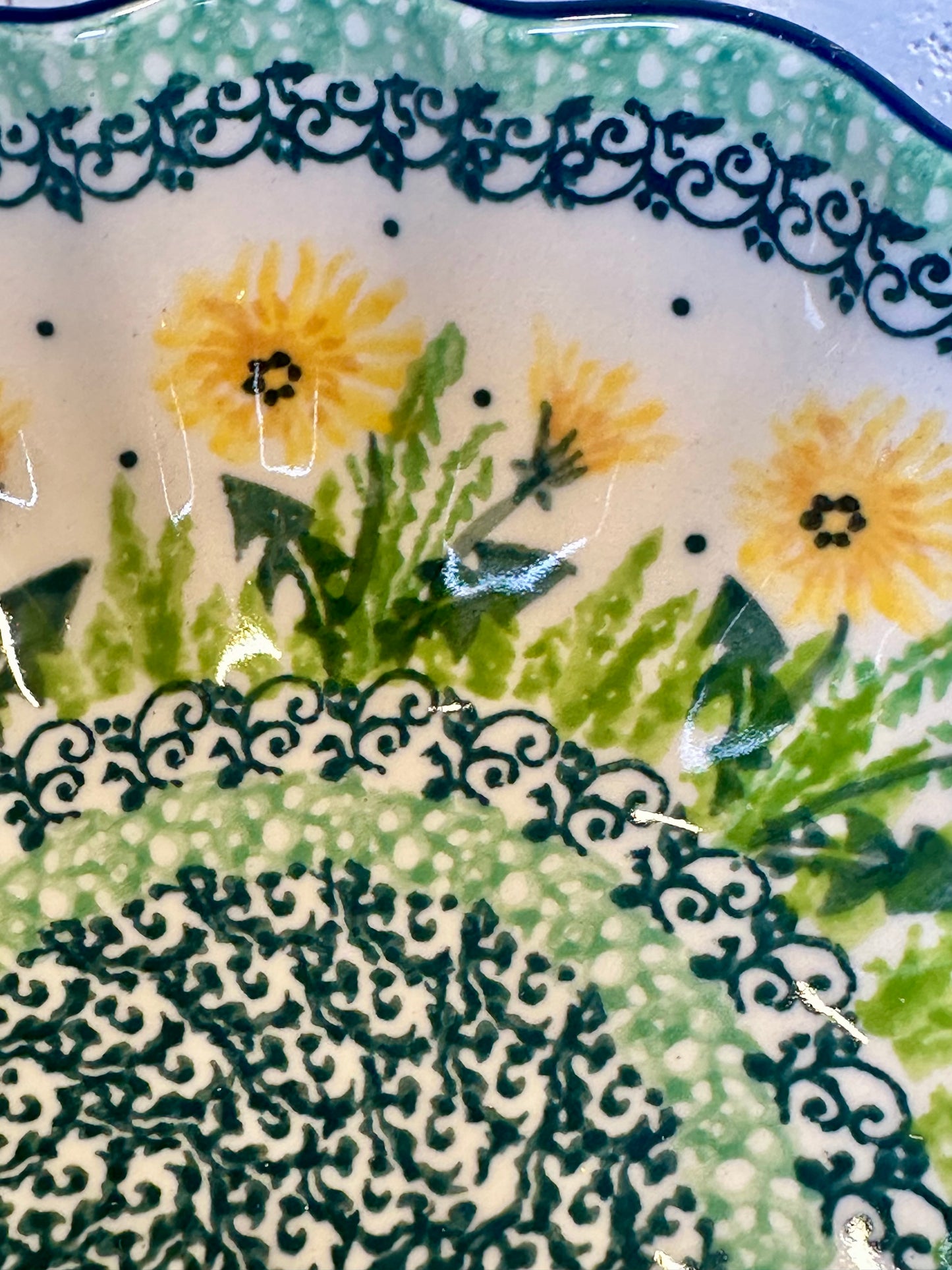 Ceramika Artystyczna, Dandelion, Medium Scallop Dish 7.5"
