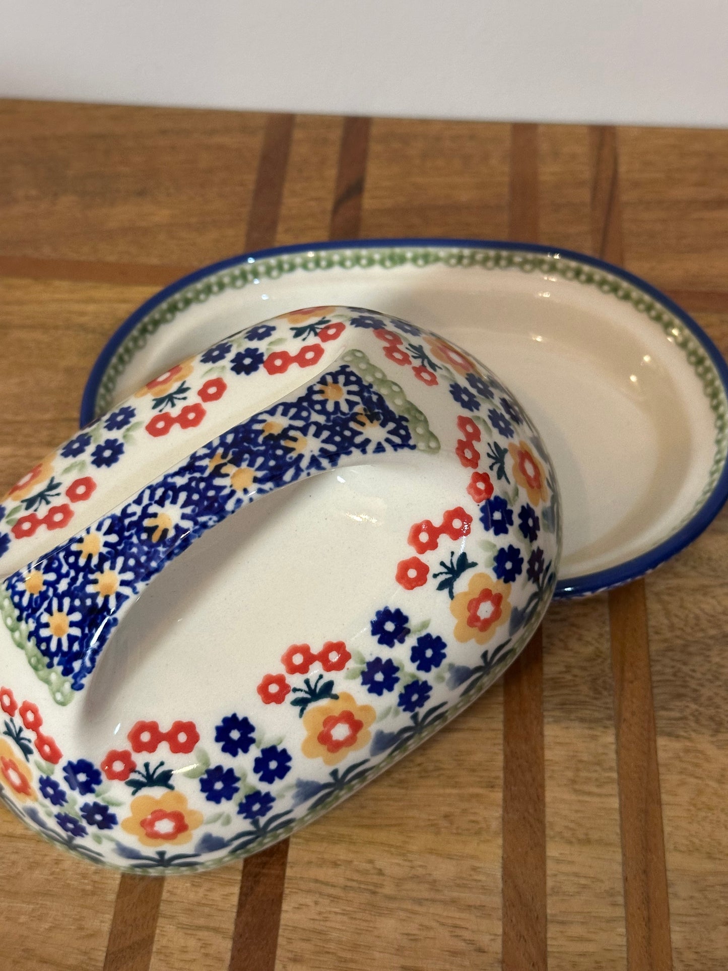 Manufaktura, Butternut, Butter Dish w/Handle