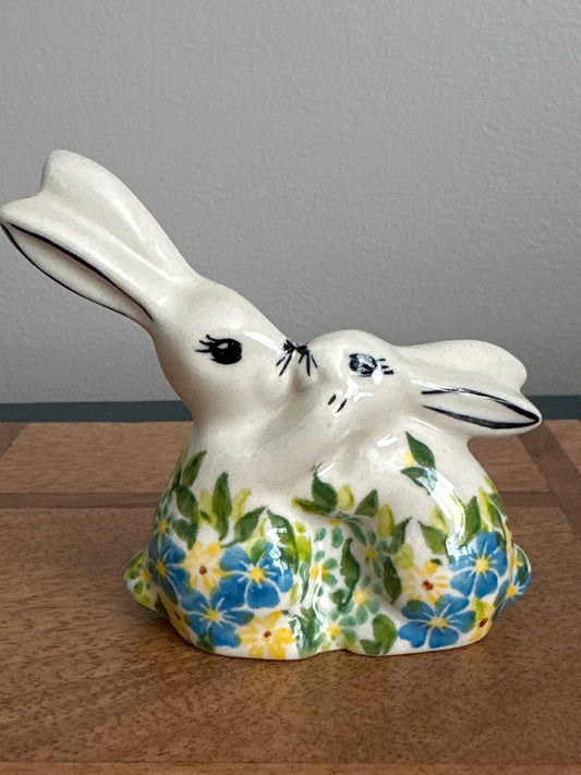 Kalich Polish Pottery, Kissing Bunnies Figurine, Pattern D