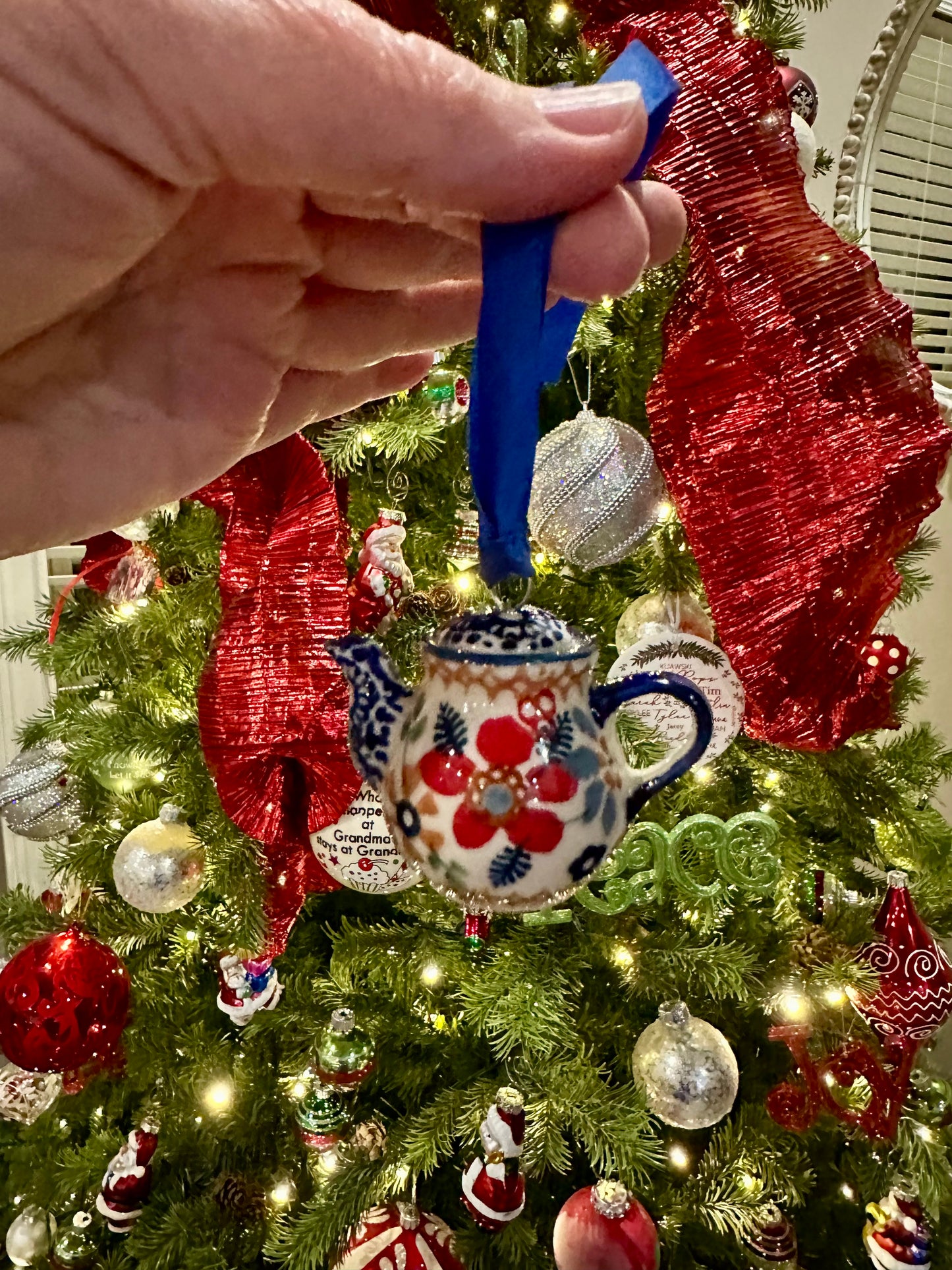 Manufaktura  Posies Teapot Ornament