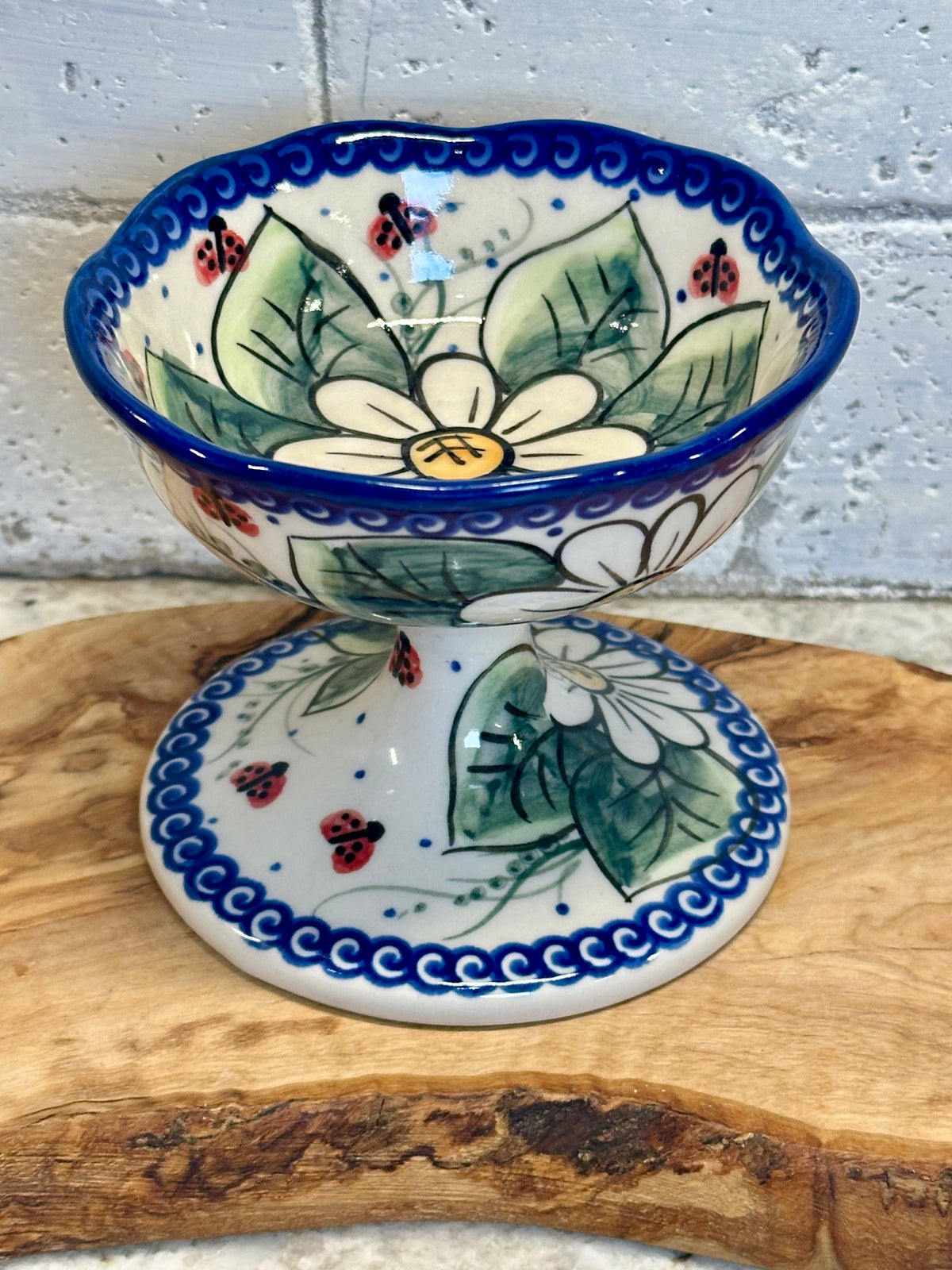 Vena, Ladybug, Pedestal Wavy Dessert/Dip Bowl