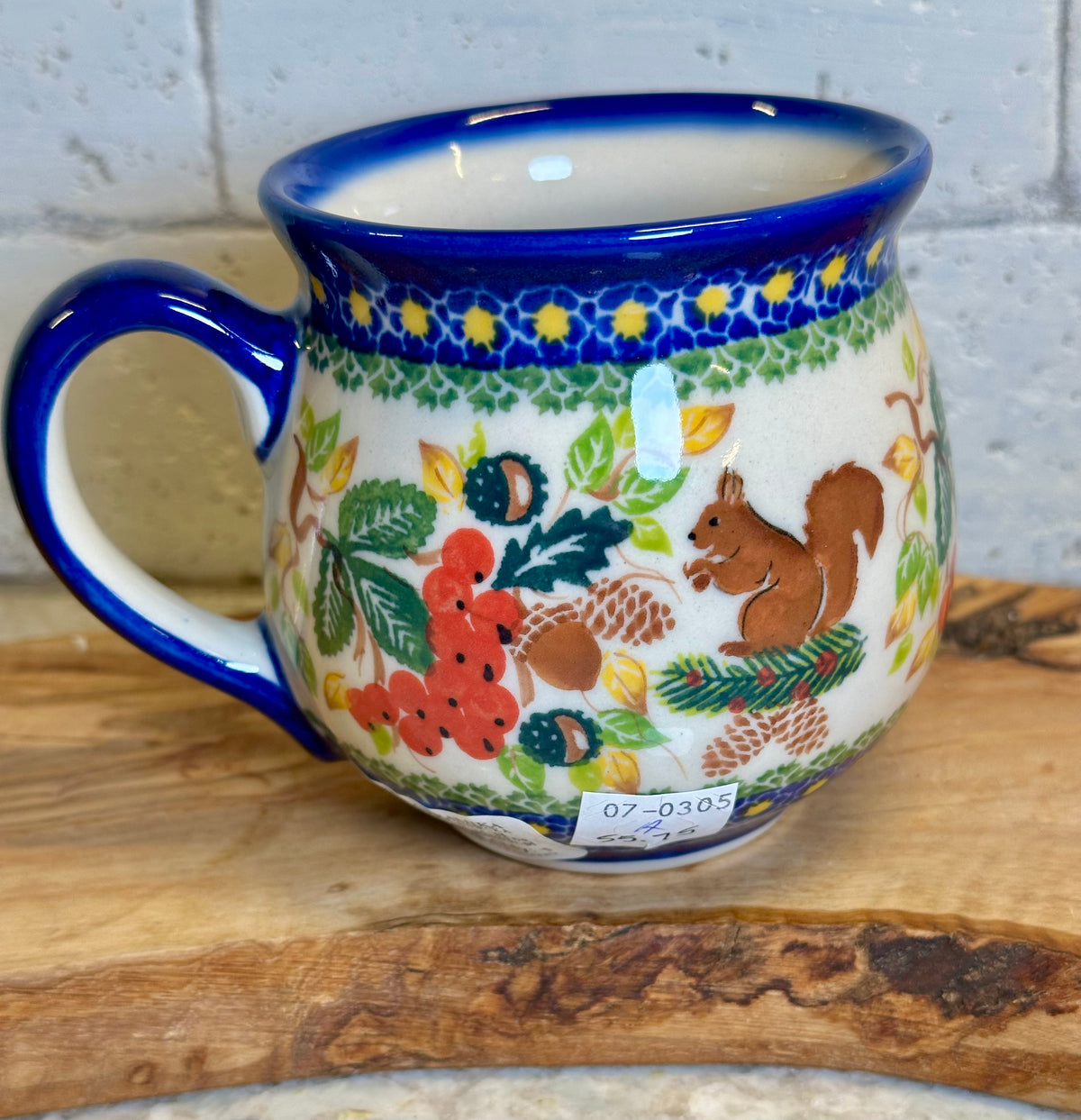 Kalich, Art Level A1, Squirrel, Pinecone, Berries, Medium Bubble Mug