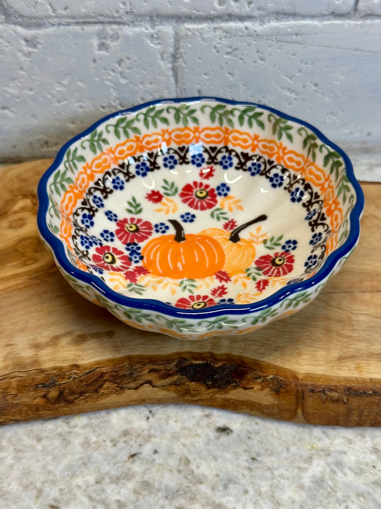 Manufaktura, Pumpkin Patch, Scalloped Bowl 4.7"