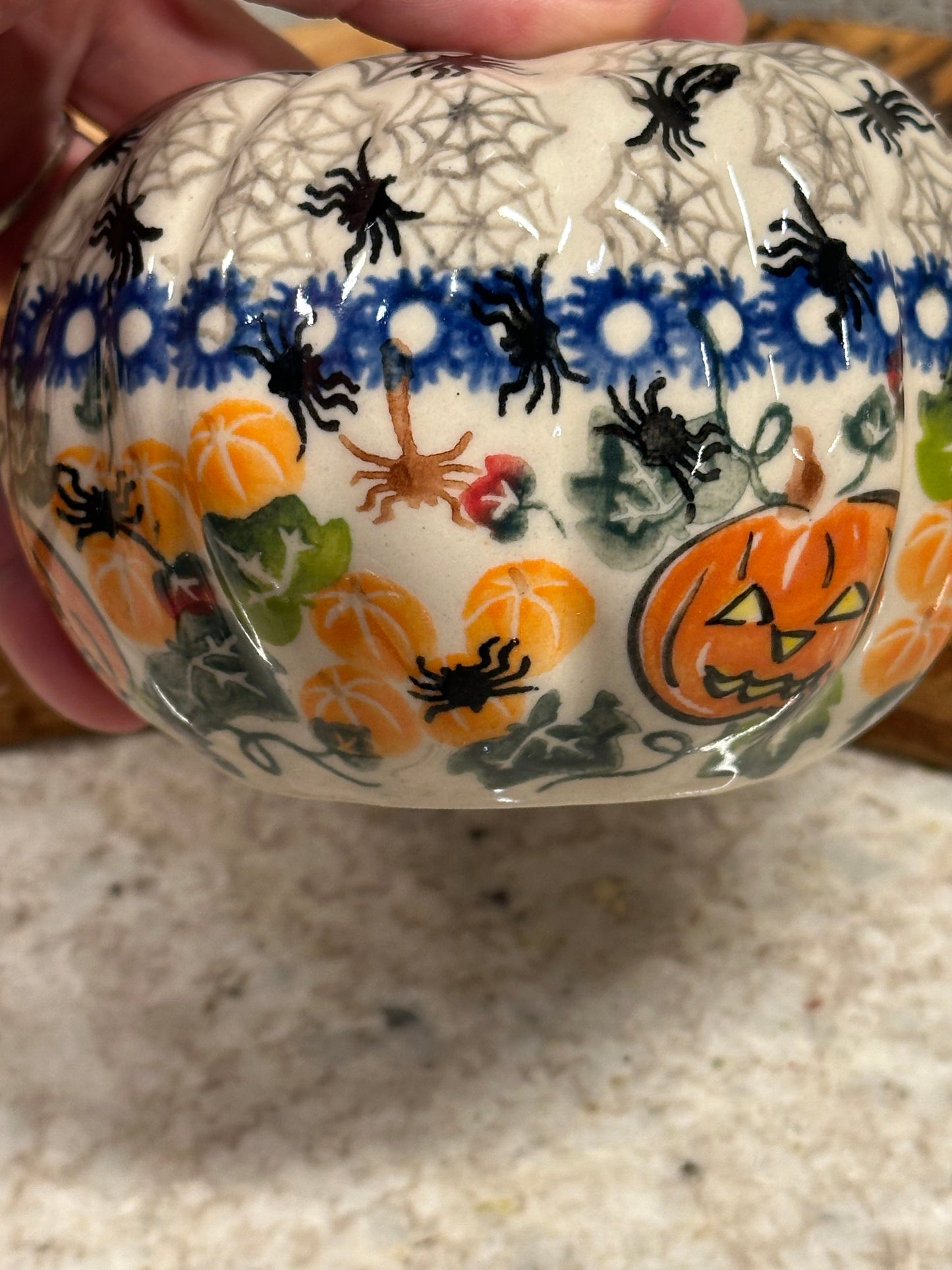 Vena, Trick Or Treat Pumpkin Figurine