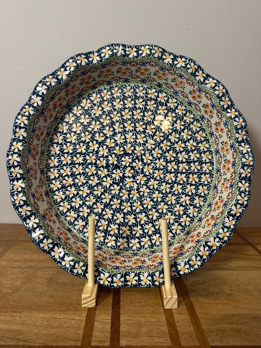 Manufaktura, Signature Augusta, Large Ruffled Baker/Casserole