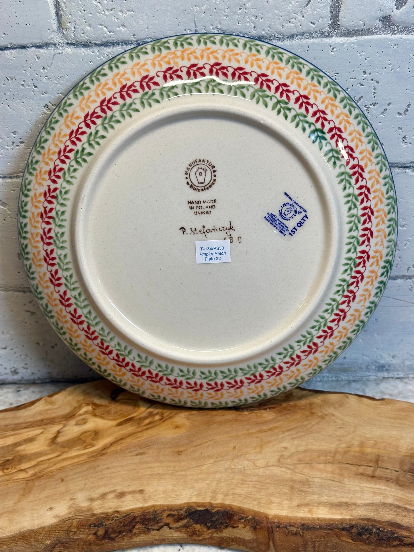 Manufaktura, Pumpkin Patch, Scalloped Platter 13.4"