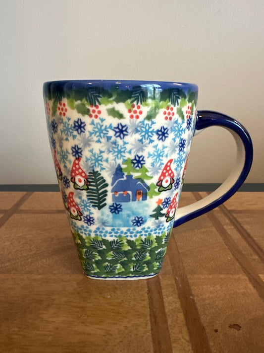 Galia Polish Pottery Winter Gnomes 17 oz, XL Mug
