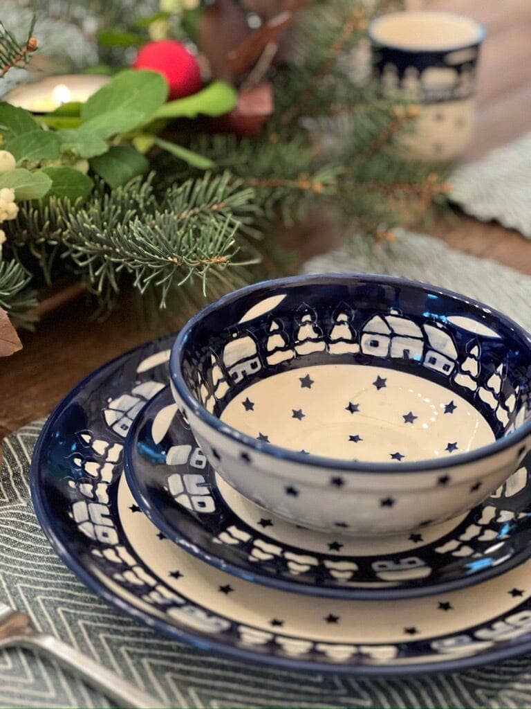 Plate, Round, Dessert, 7.25" in "Winter's Eve" by Manufaktura