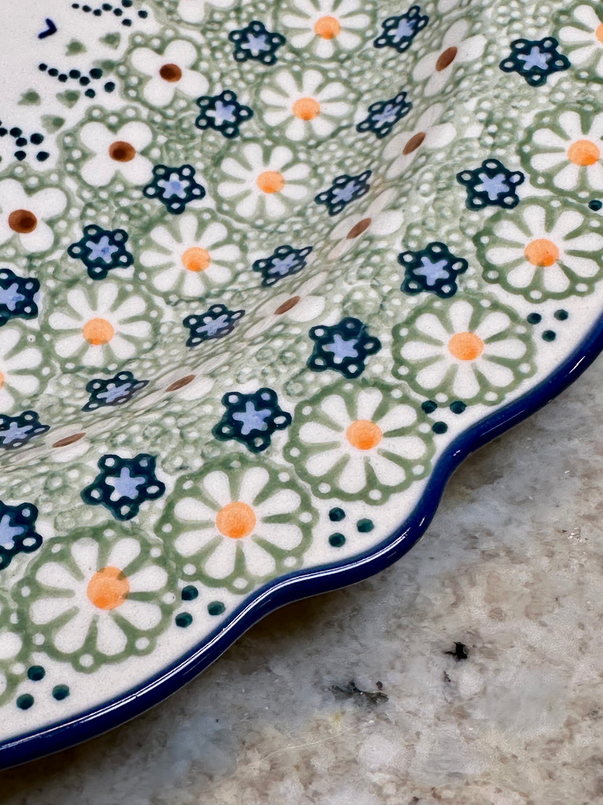 Manufaktura, Daisy Jane,  Scalloped Platter.  13.5"