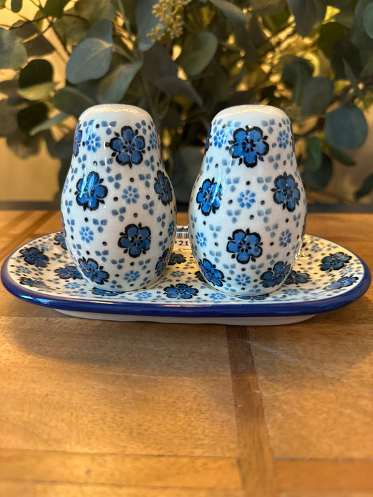 Ceramika Artystyczna Polish Pottery, Flowing Blues, Salt & Pepper 3 Piece Set