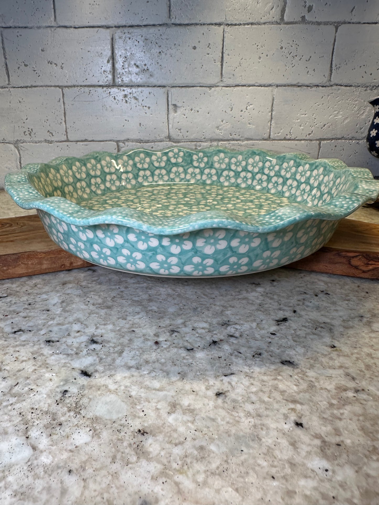 Manufaktura, Mint Blossom, Large Ruffled Baker
