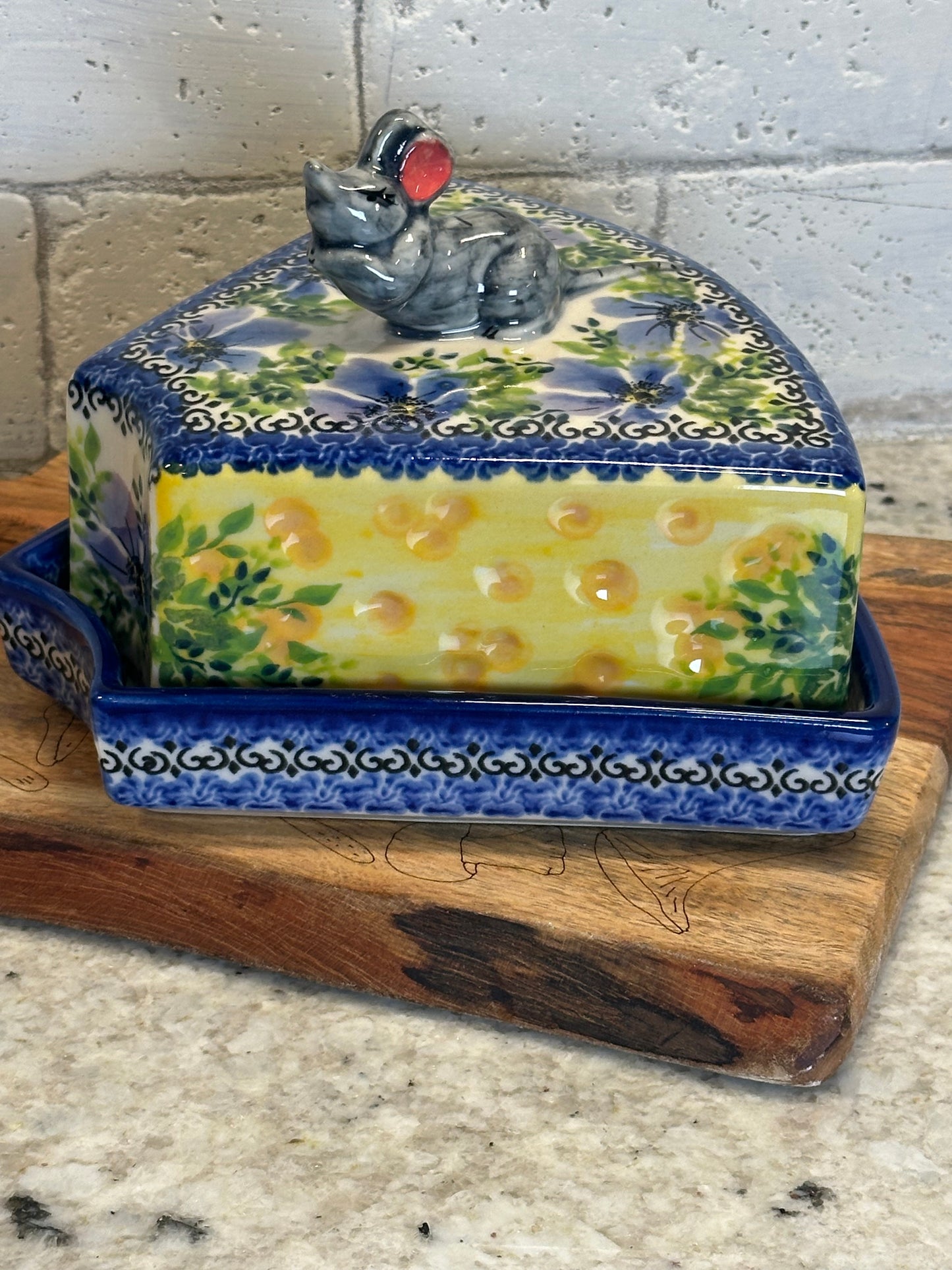 Kalich, Blue Magnolia with Mouse Cheese Wedge Box